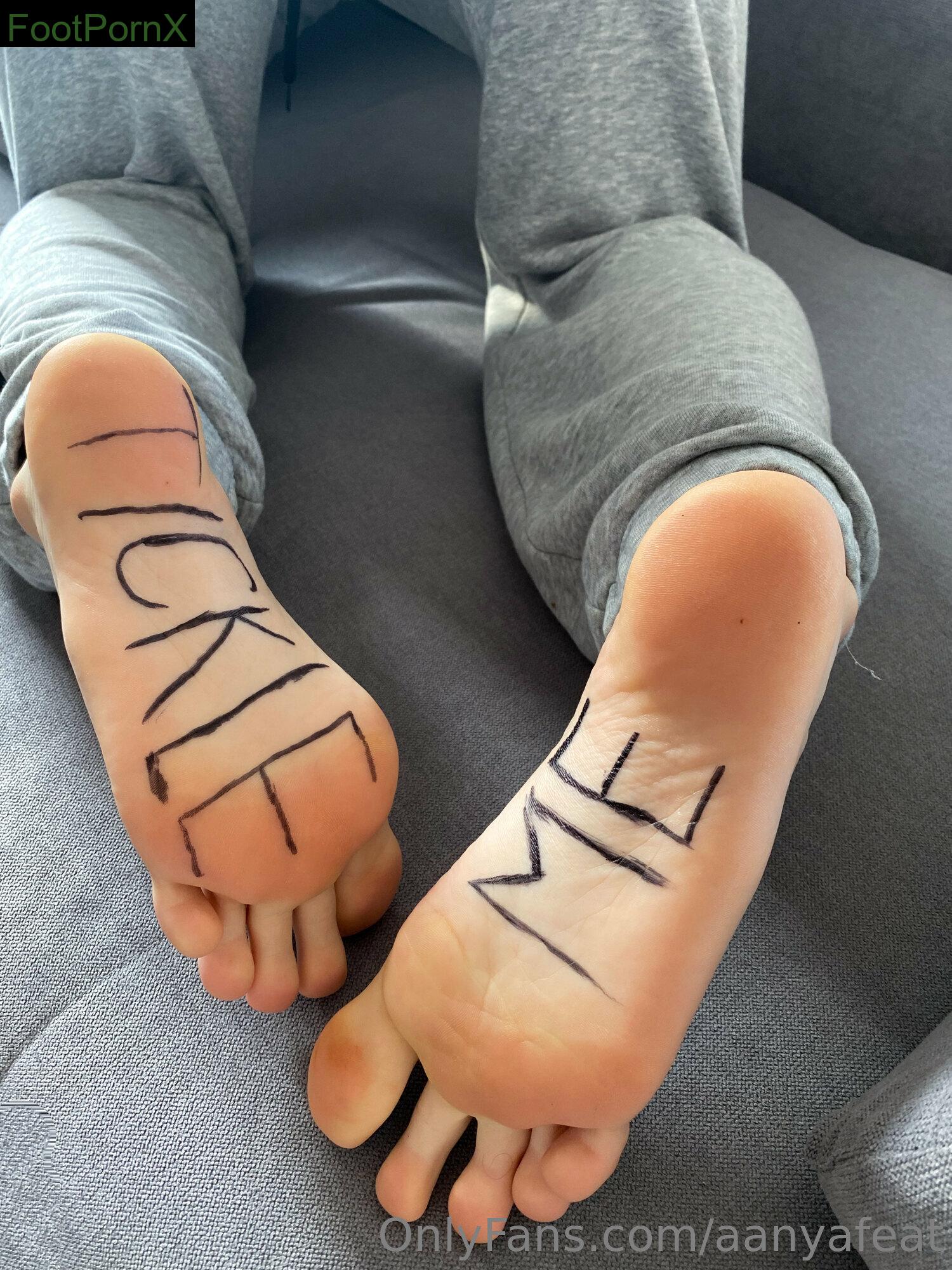 aanyafeat feet