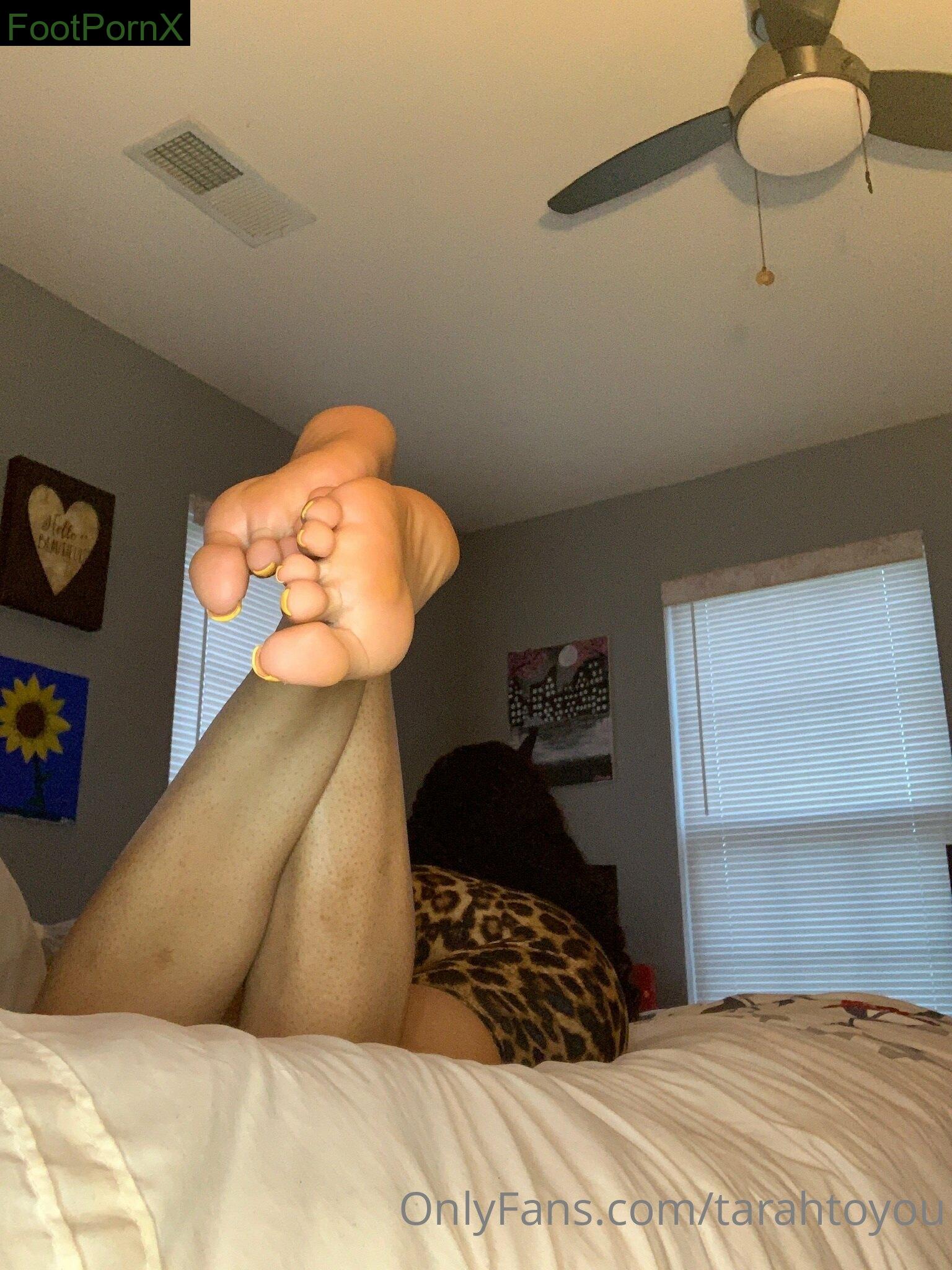 tarahtoyou feet