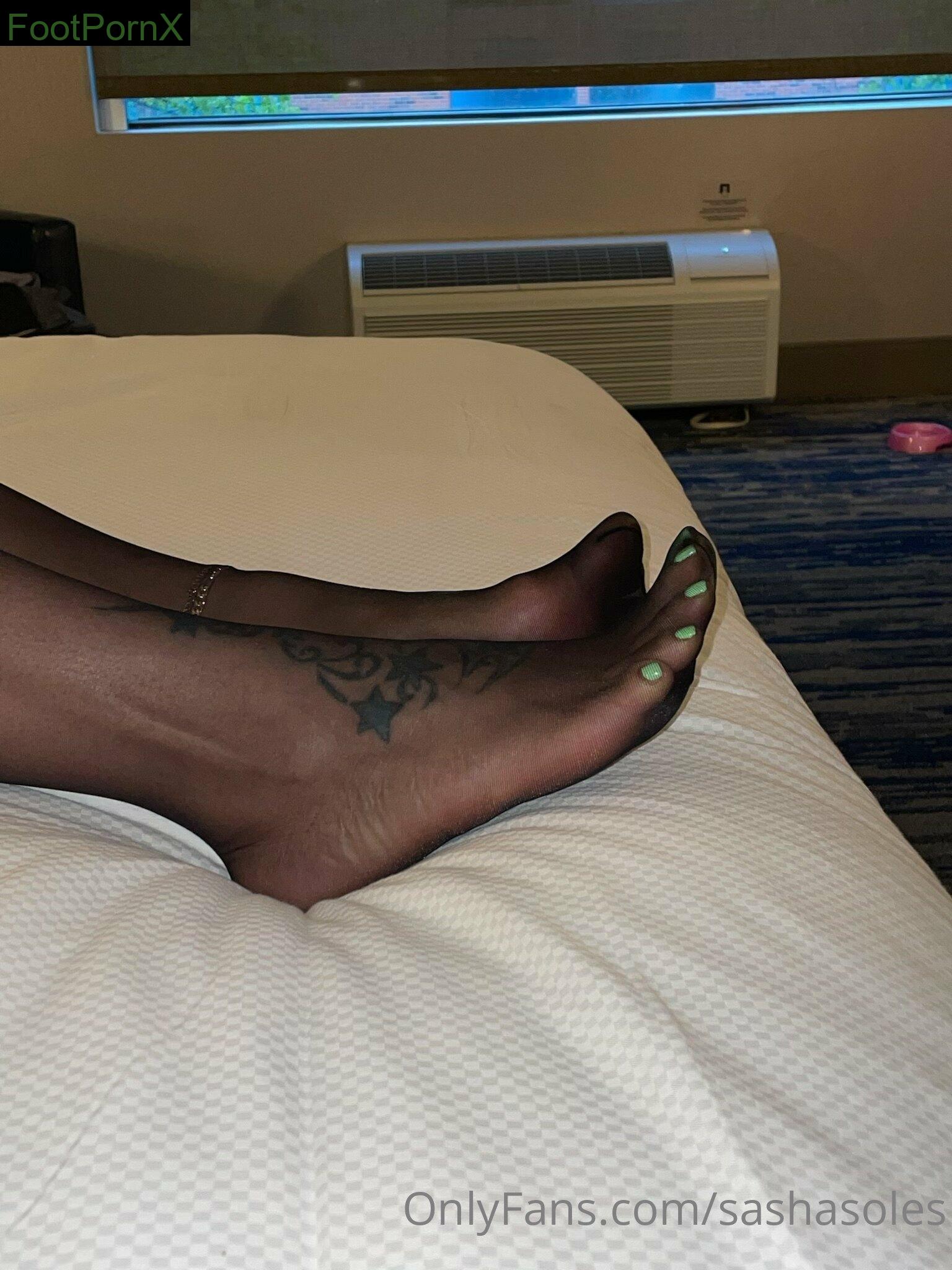 sashamonaesoles feet