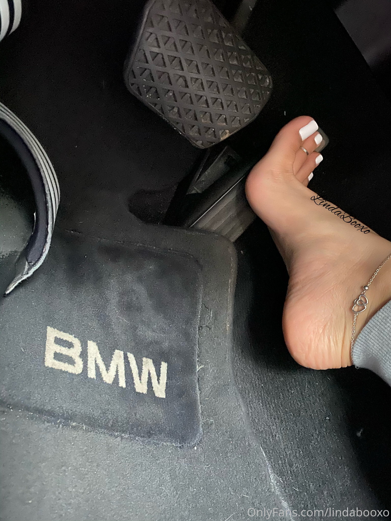 lindabooxo feet