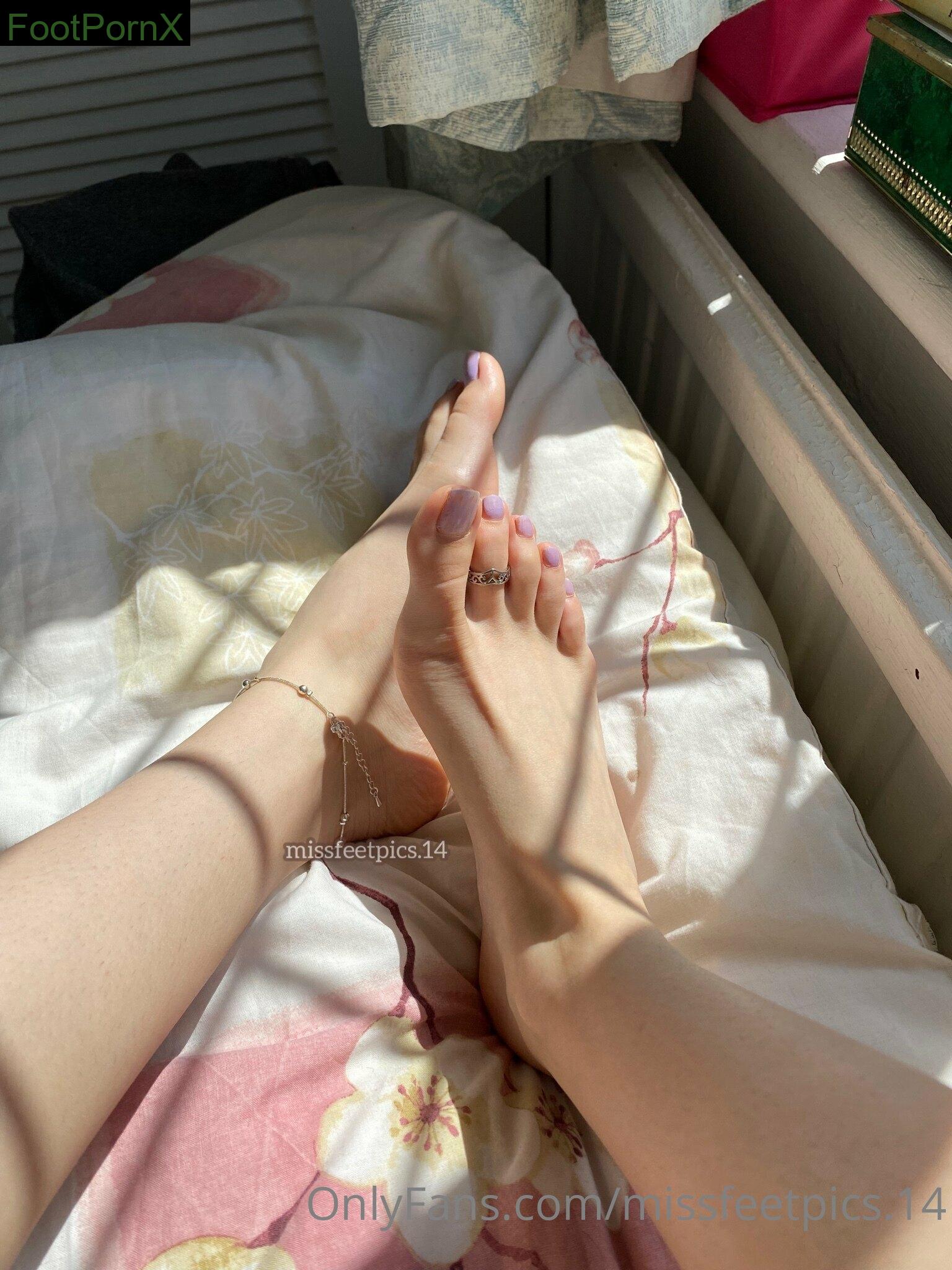 missfeetpics.14 feet