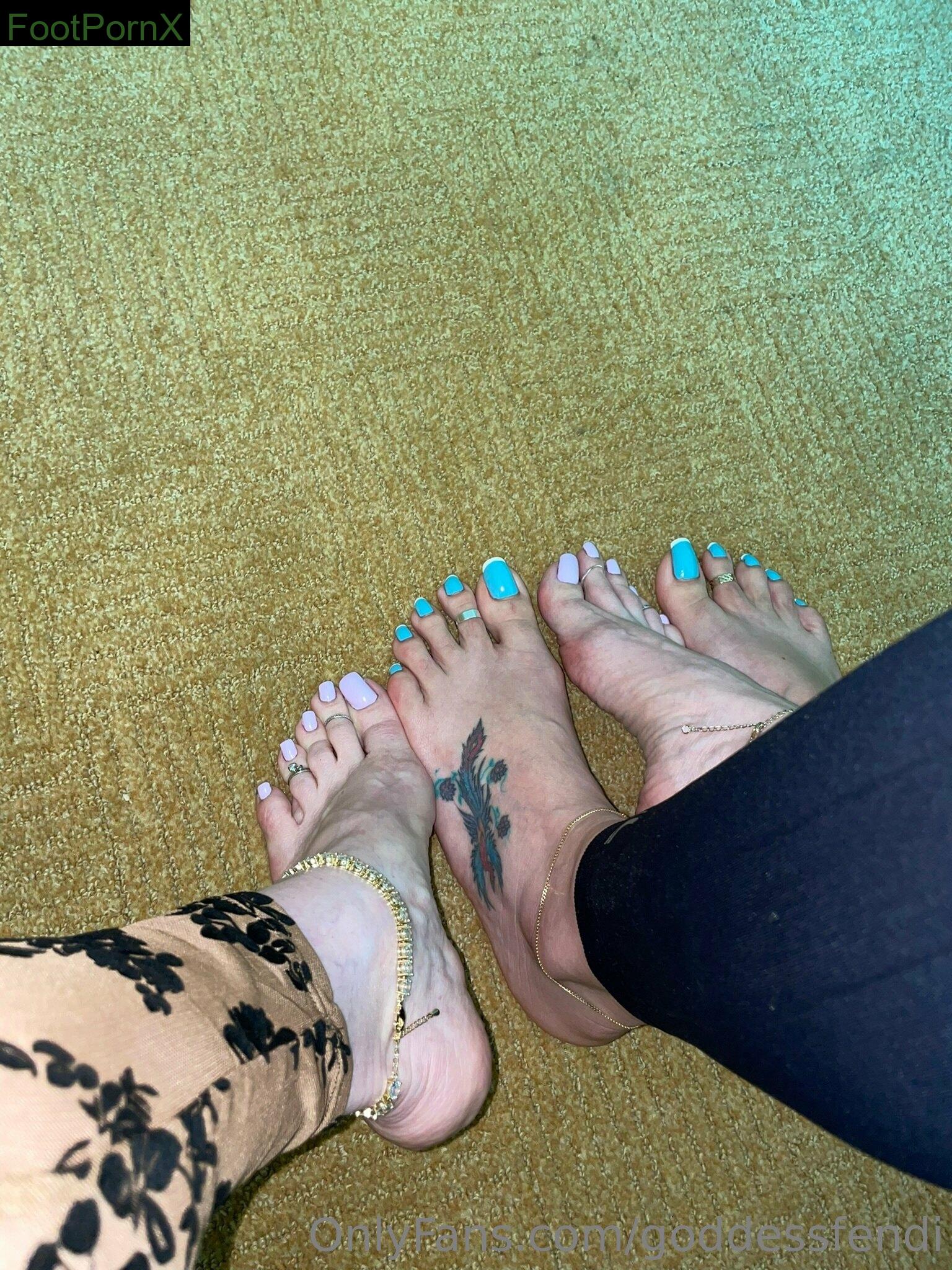 goddessfendi feet