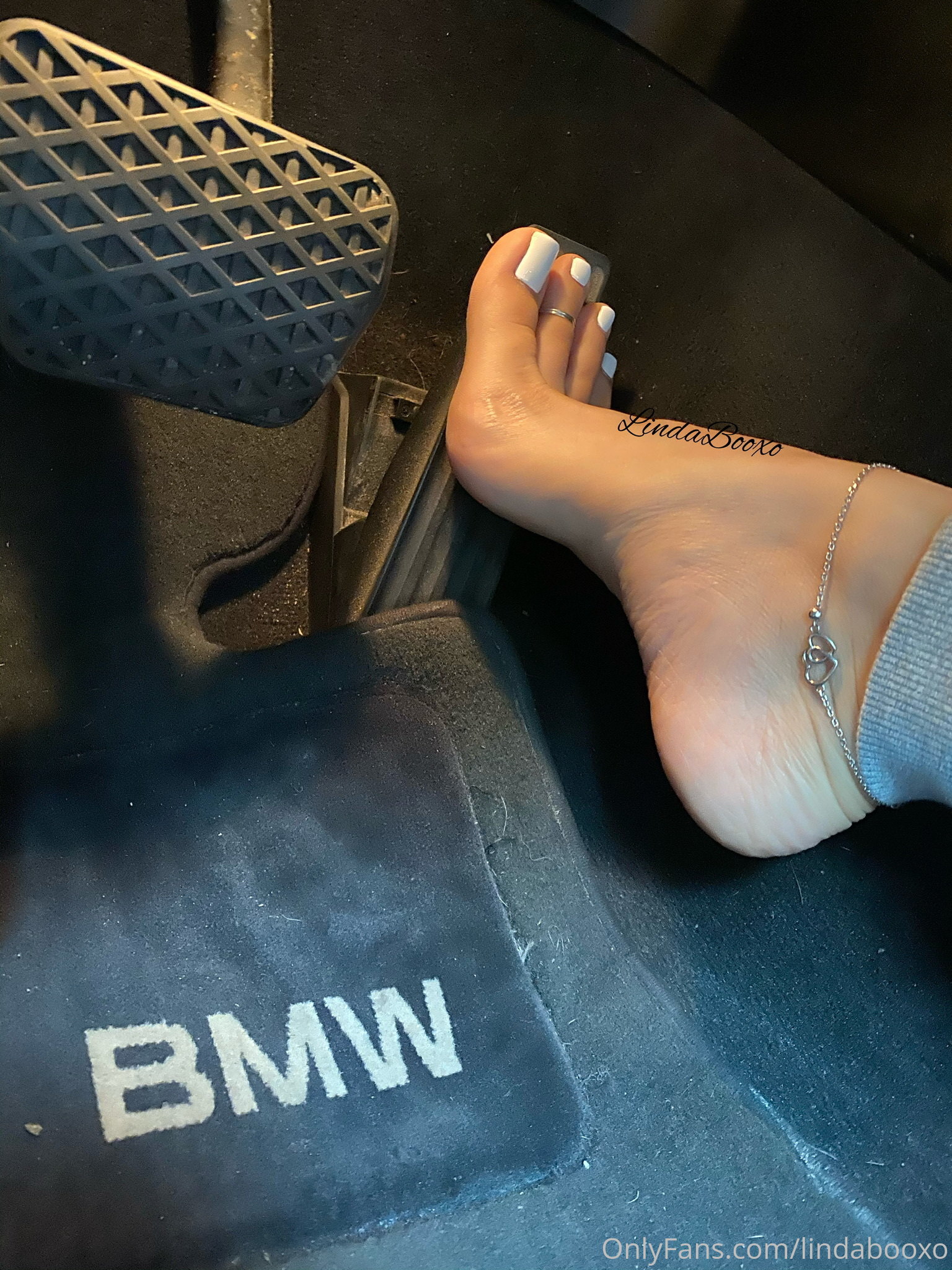 lindabooxo feet