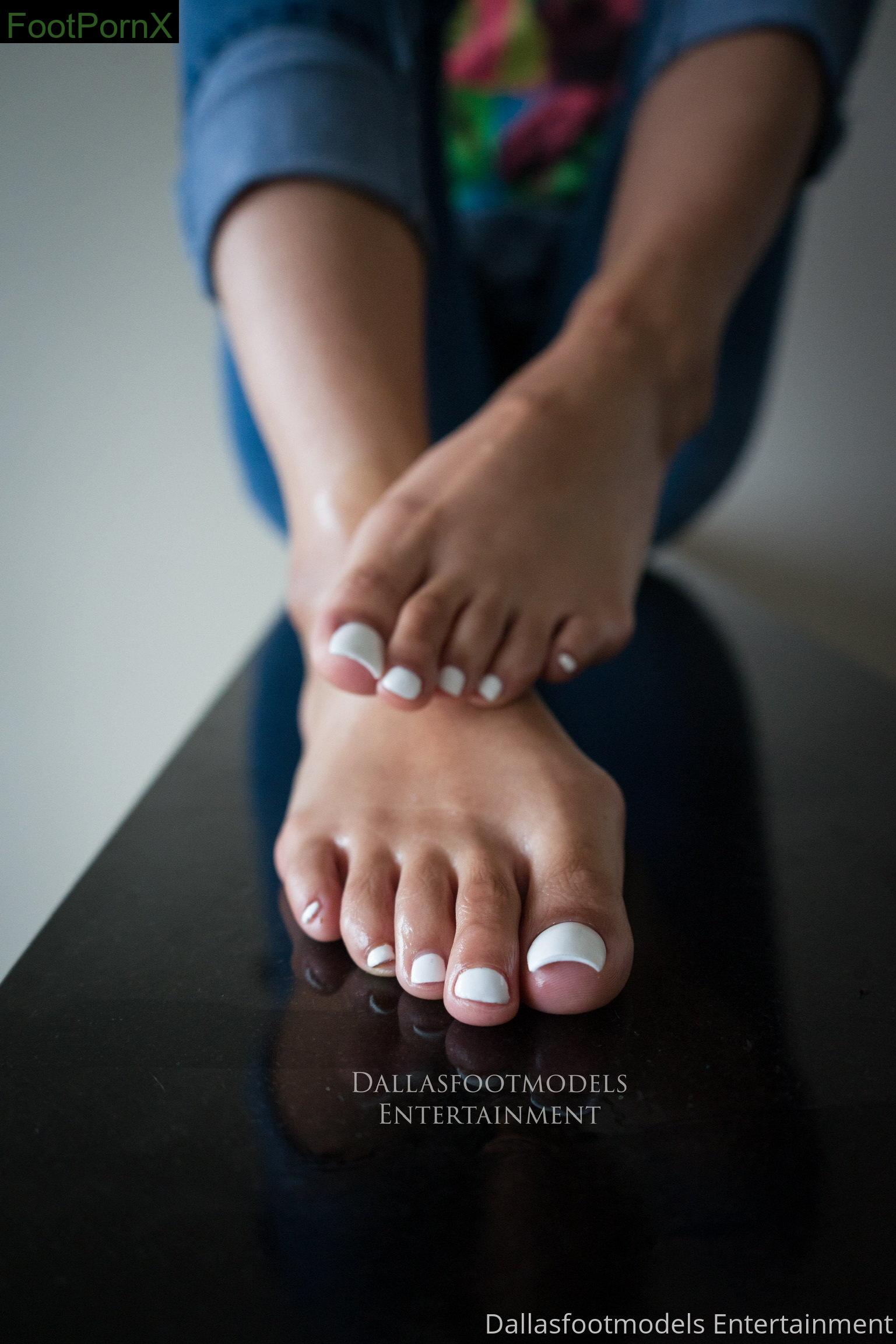 dallasfootmodelsent feet