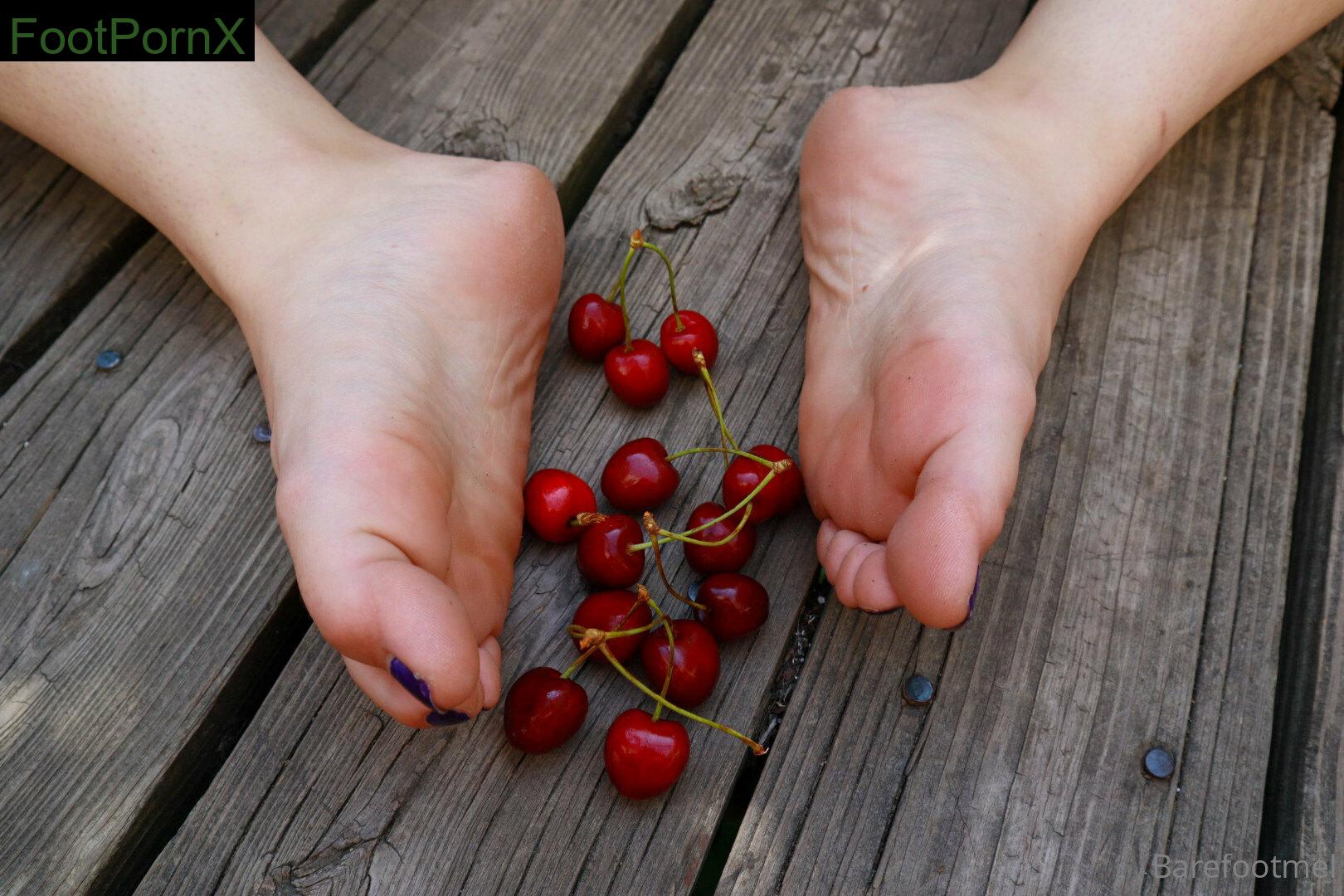 barefootmel feet