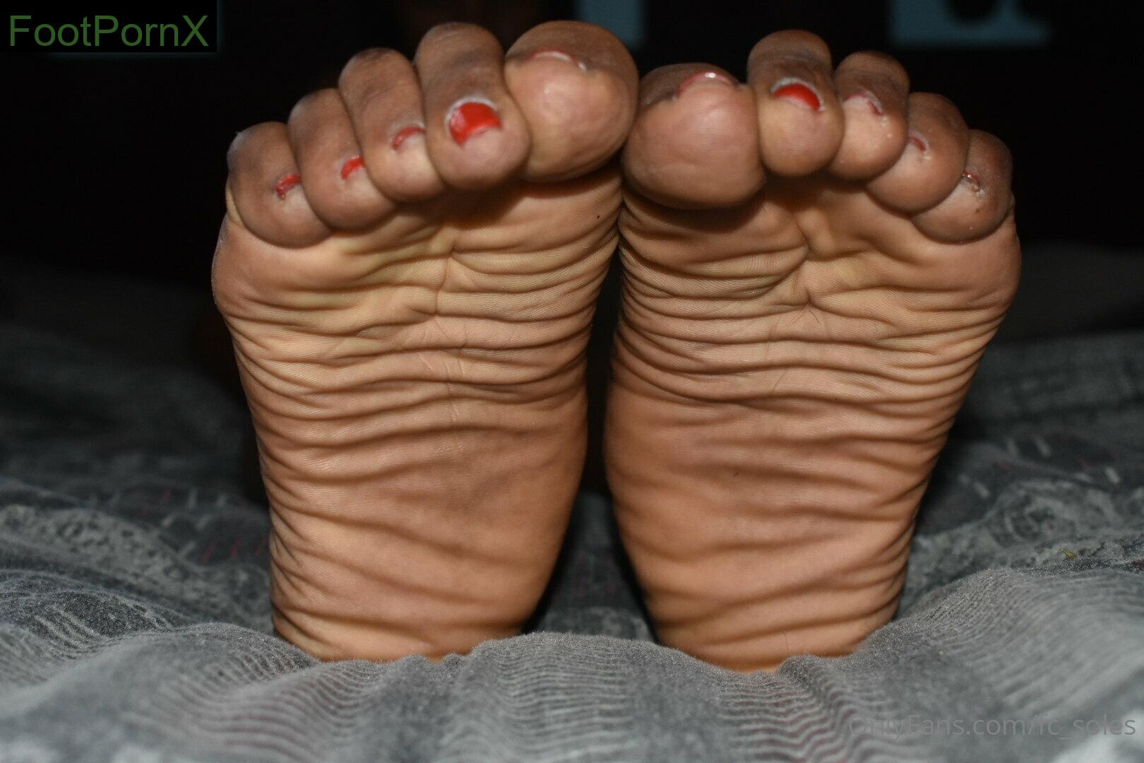 fc_soles feet