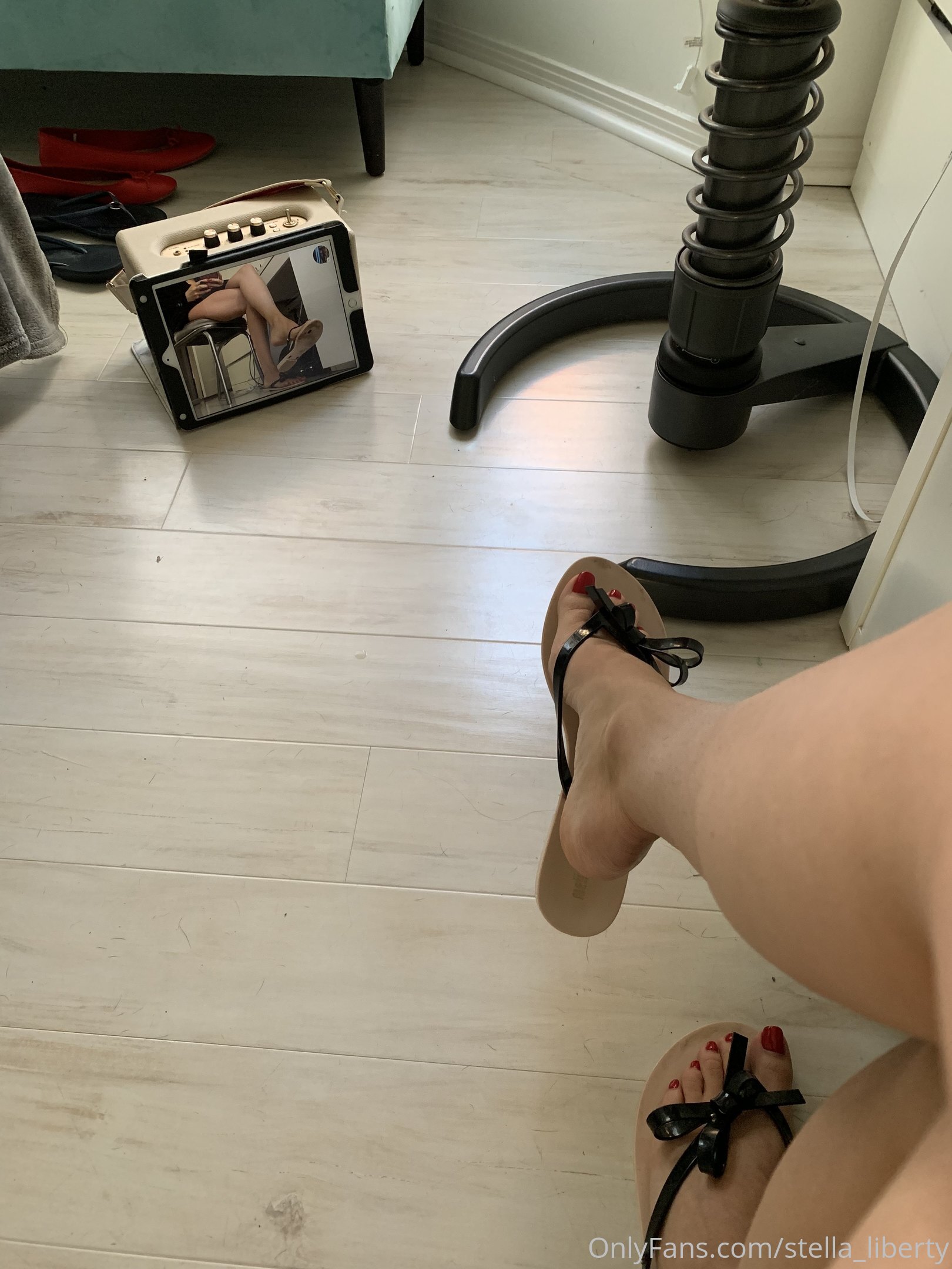 stella_liberty feet