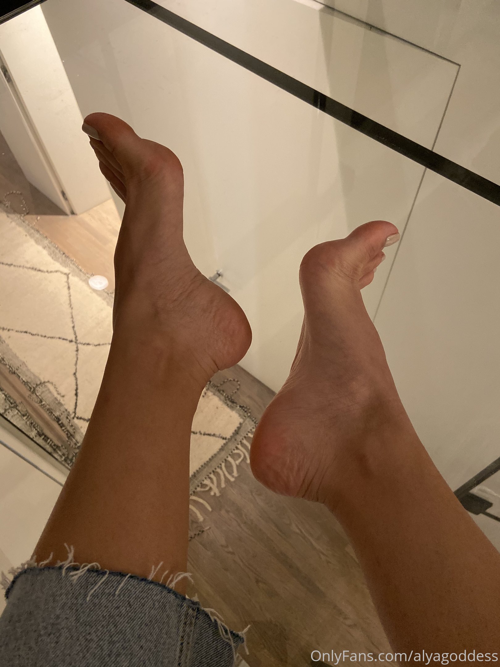 alyagoddess feet