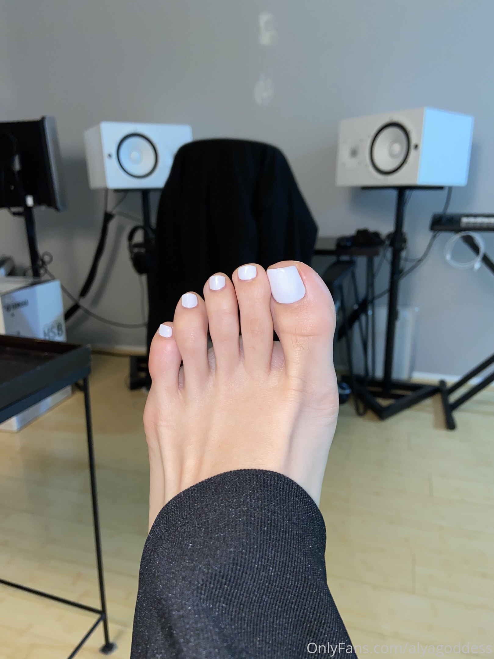 alyagoddess feet