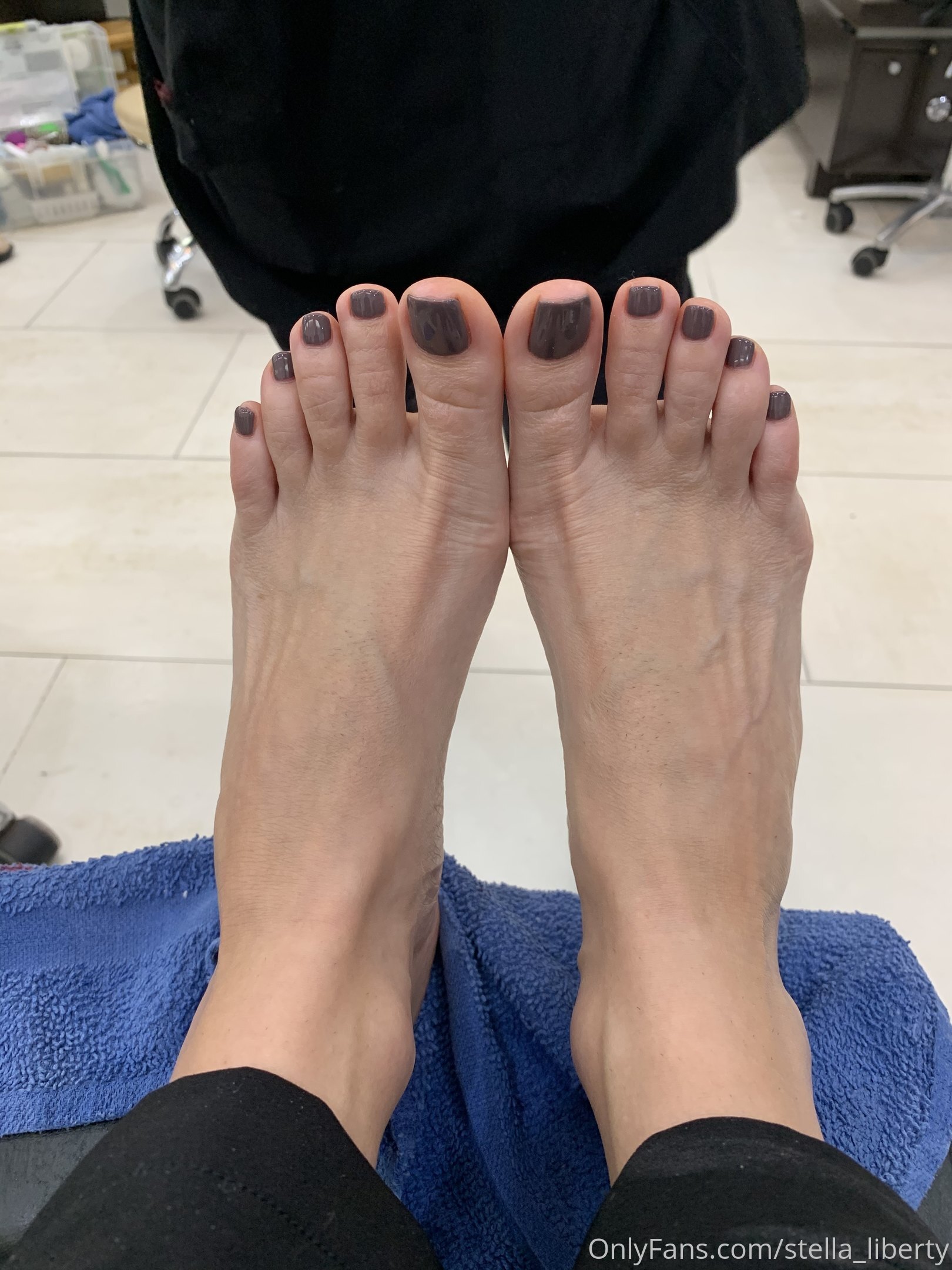 stella_liberty feet