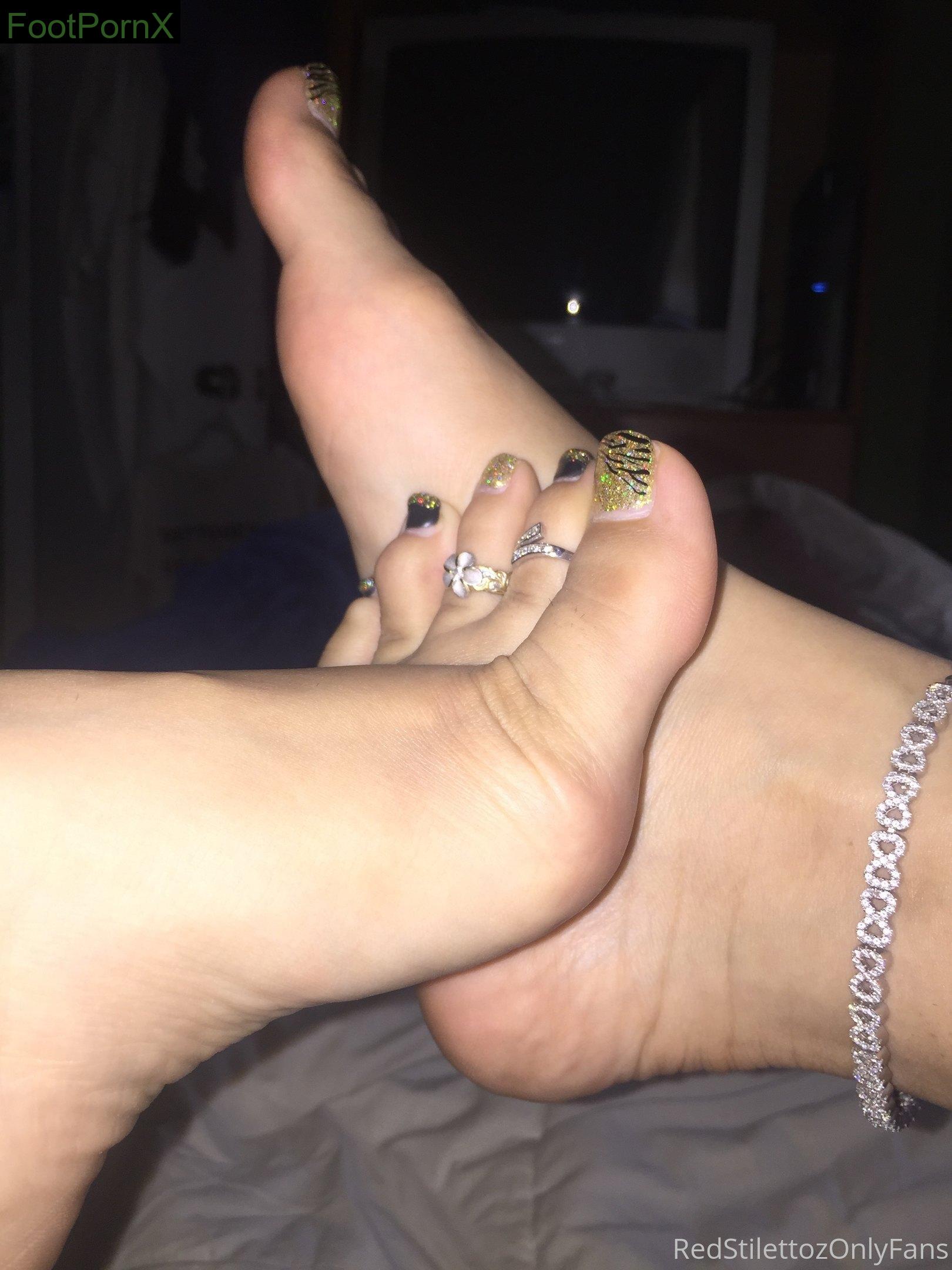 redstilettoz feet