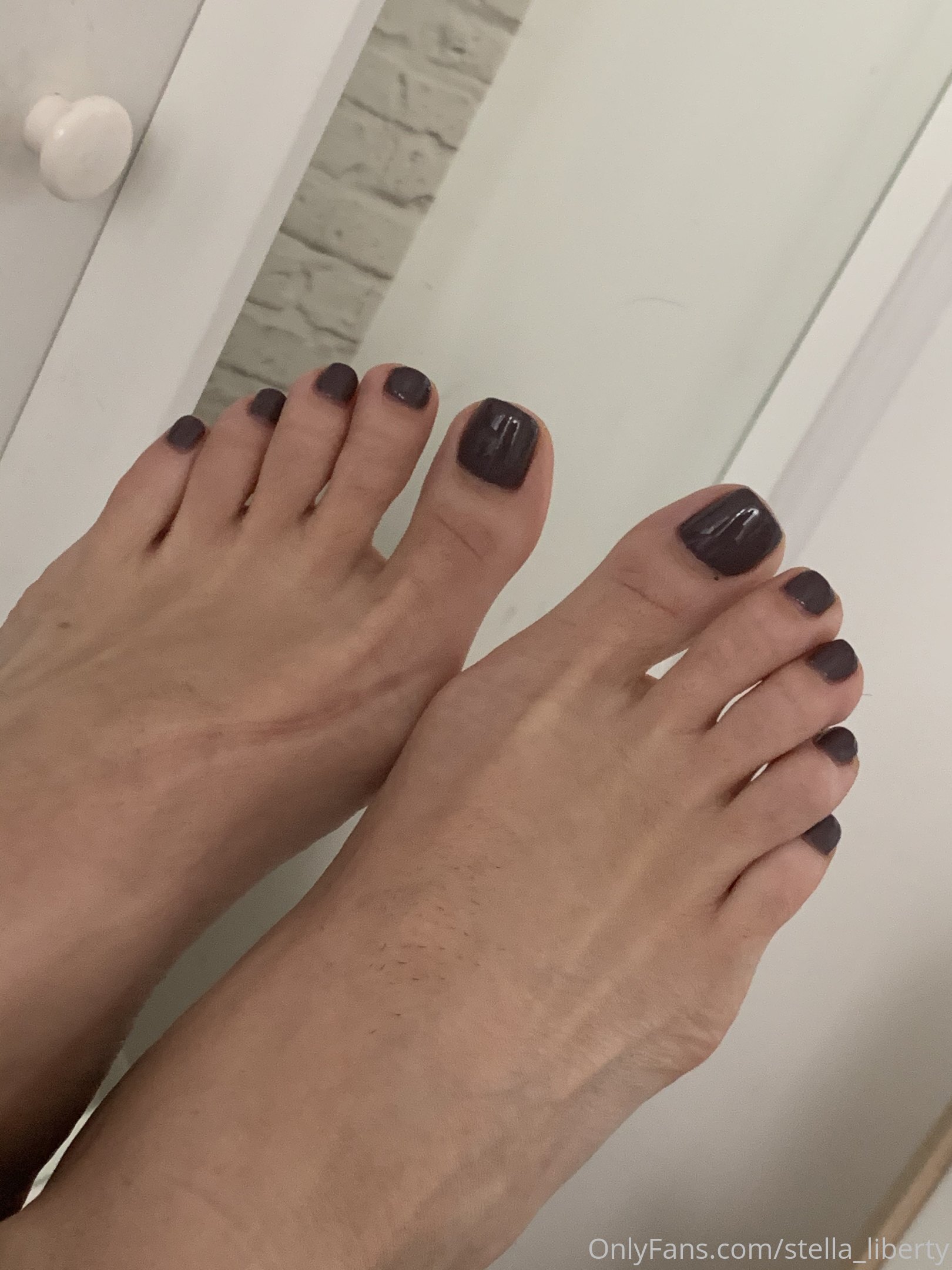 stella_liberty feet