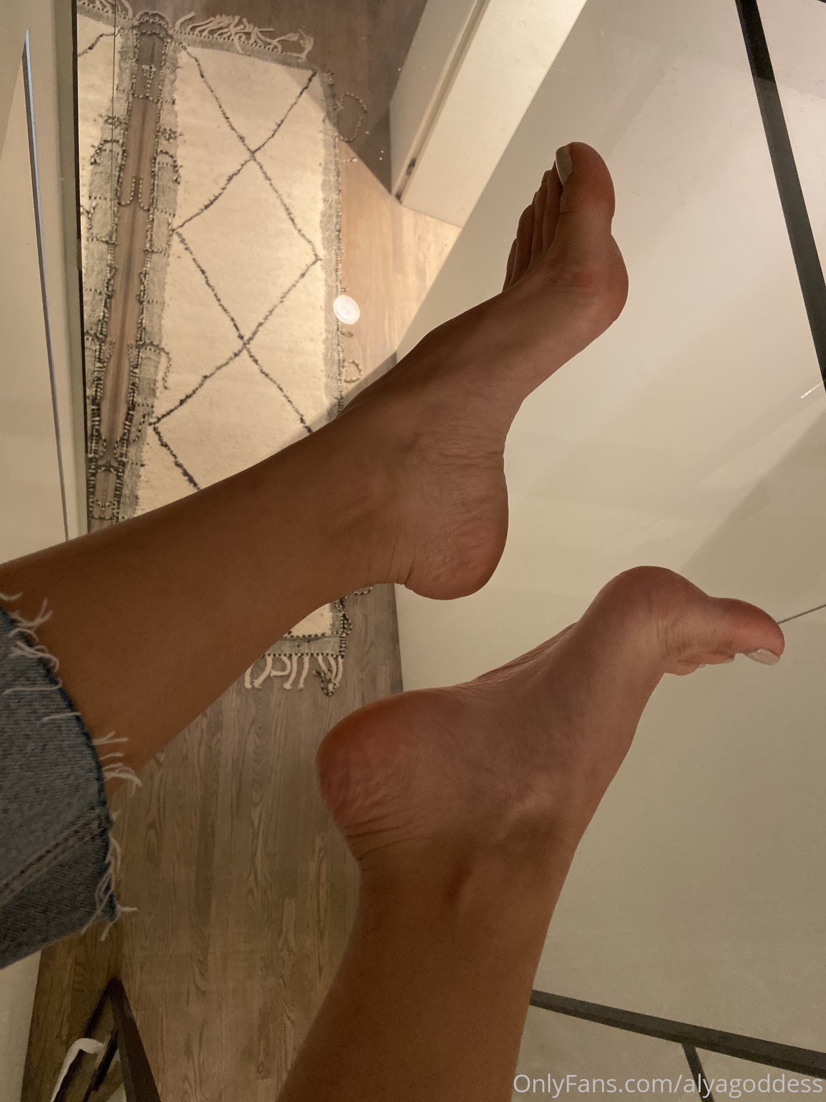 alyagoddess feet