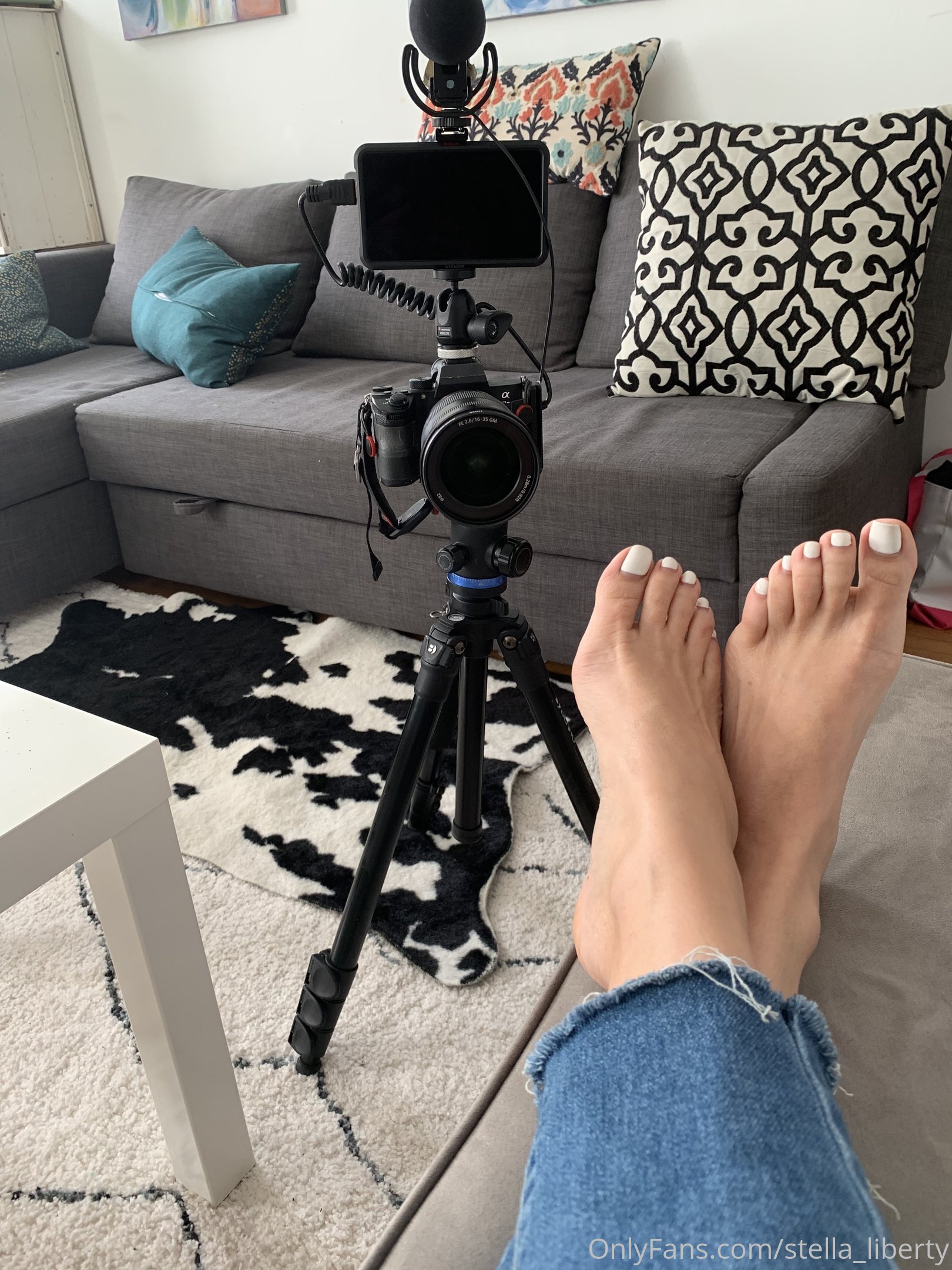 stella_liberty feet