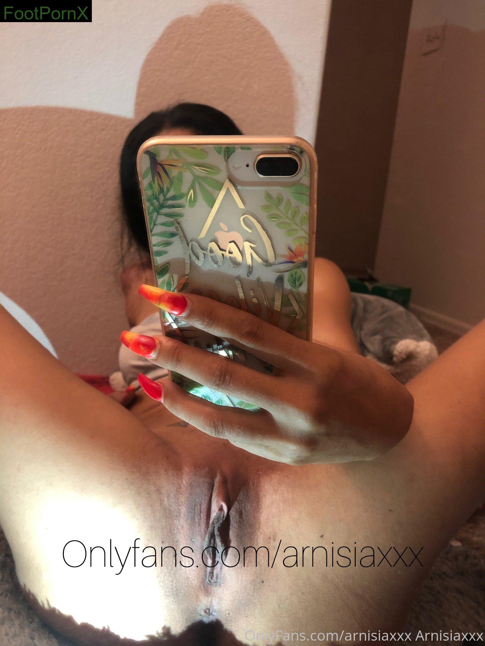 arnisiaxxx feet