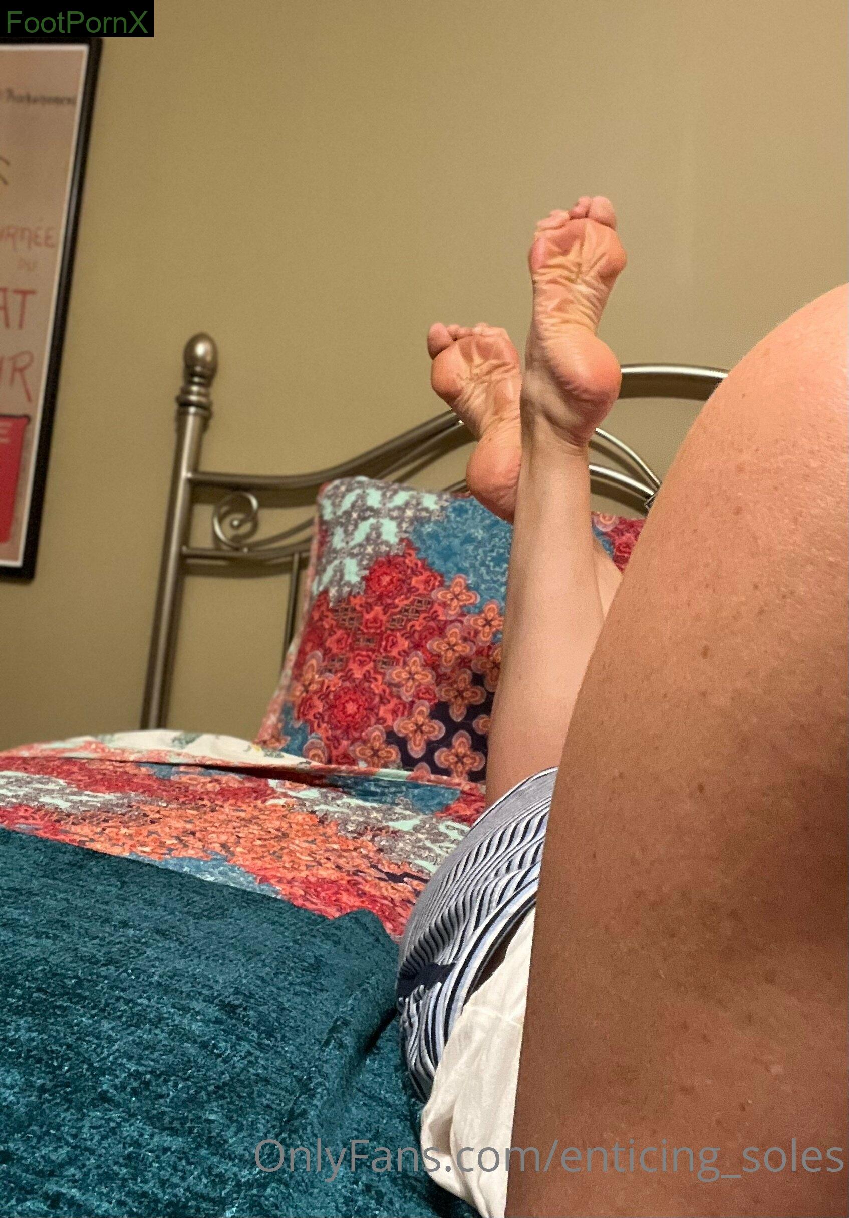 enticing_soles feet