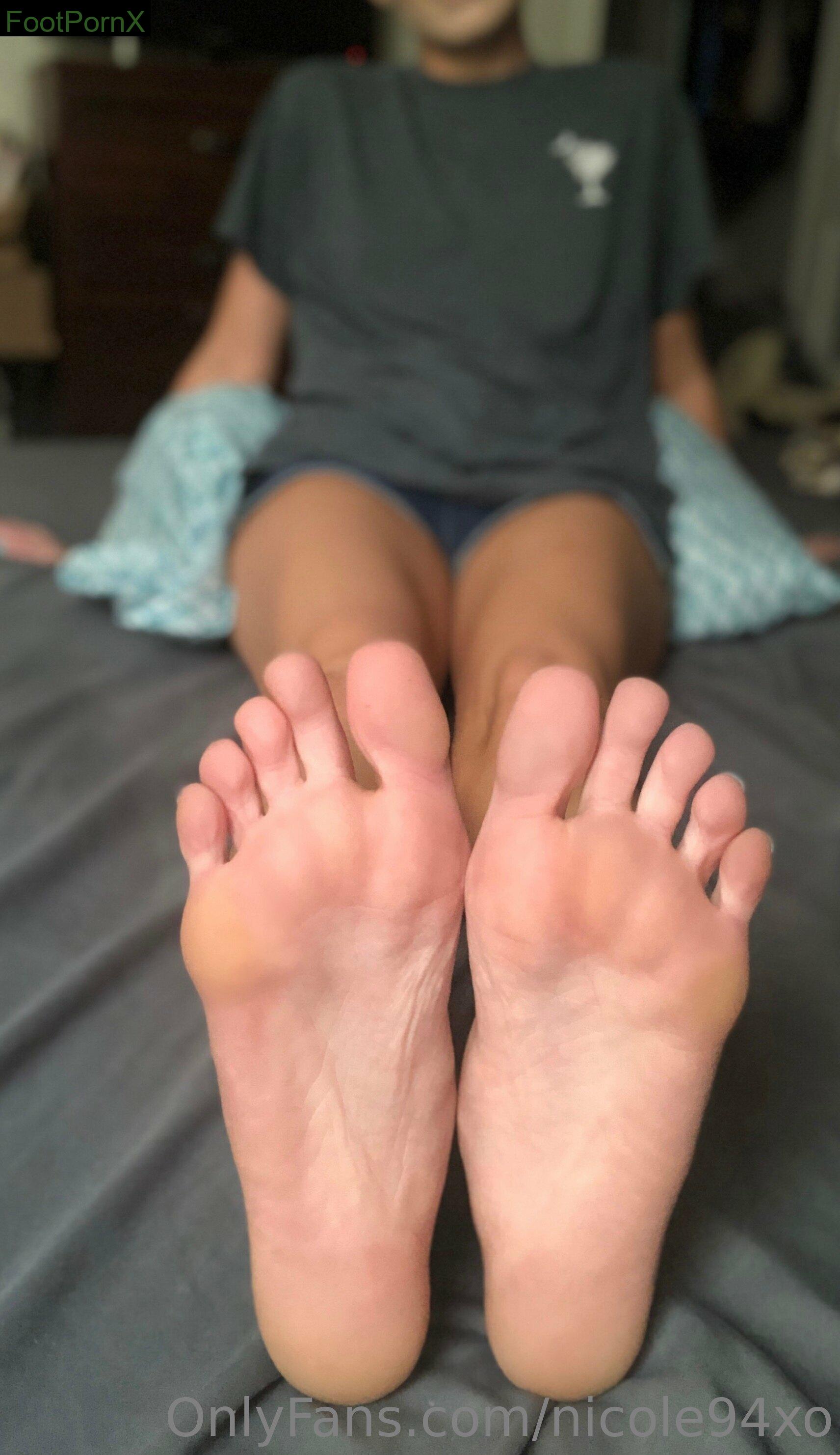 nicole94xo feet