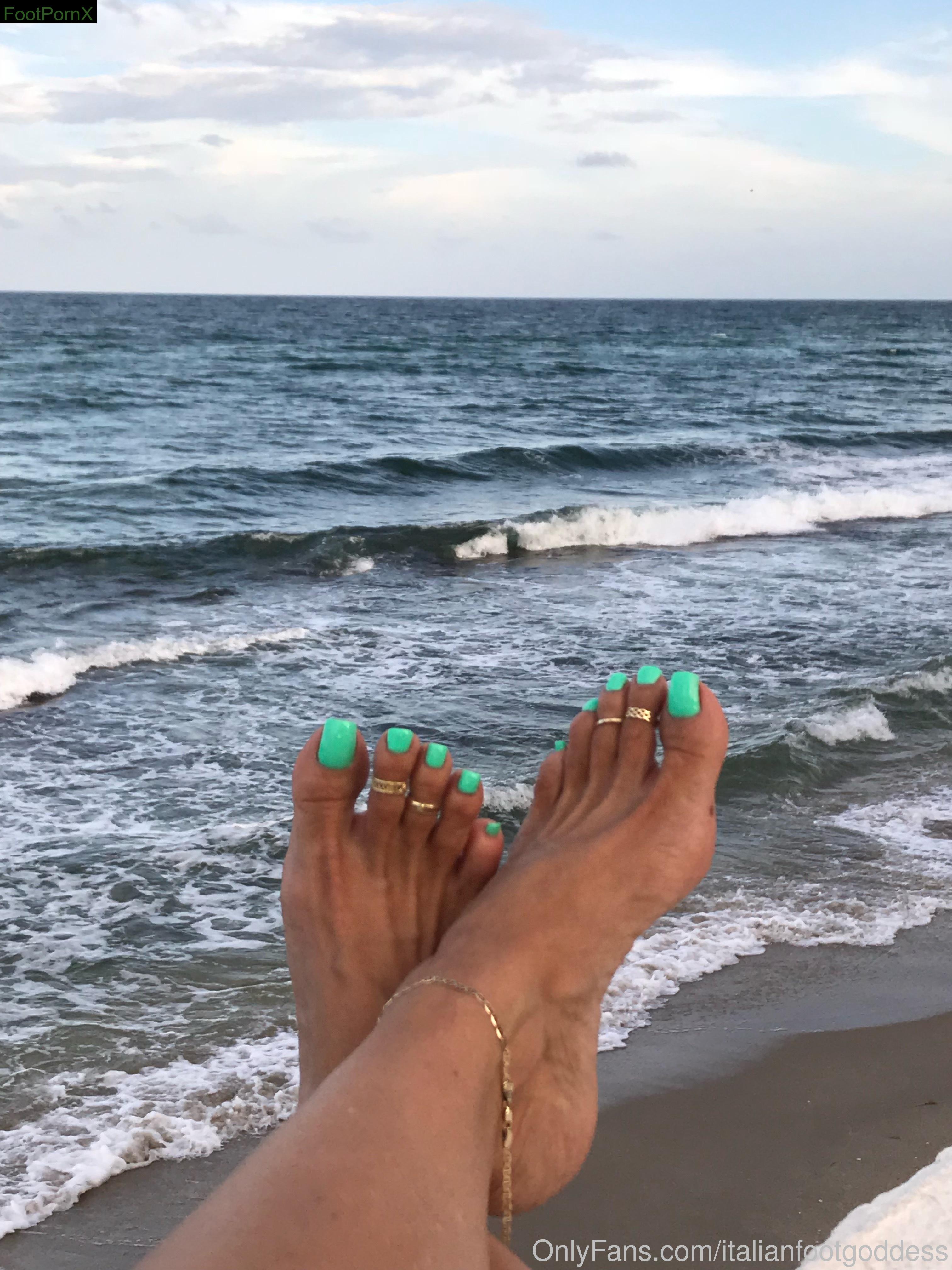 italianfootgoddess feet