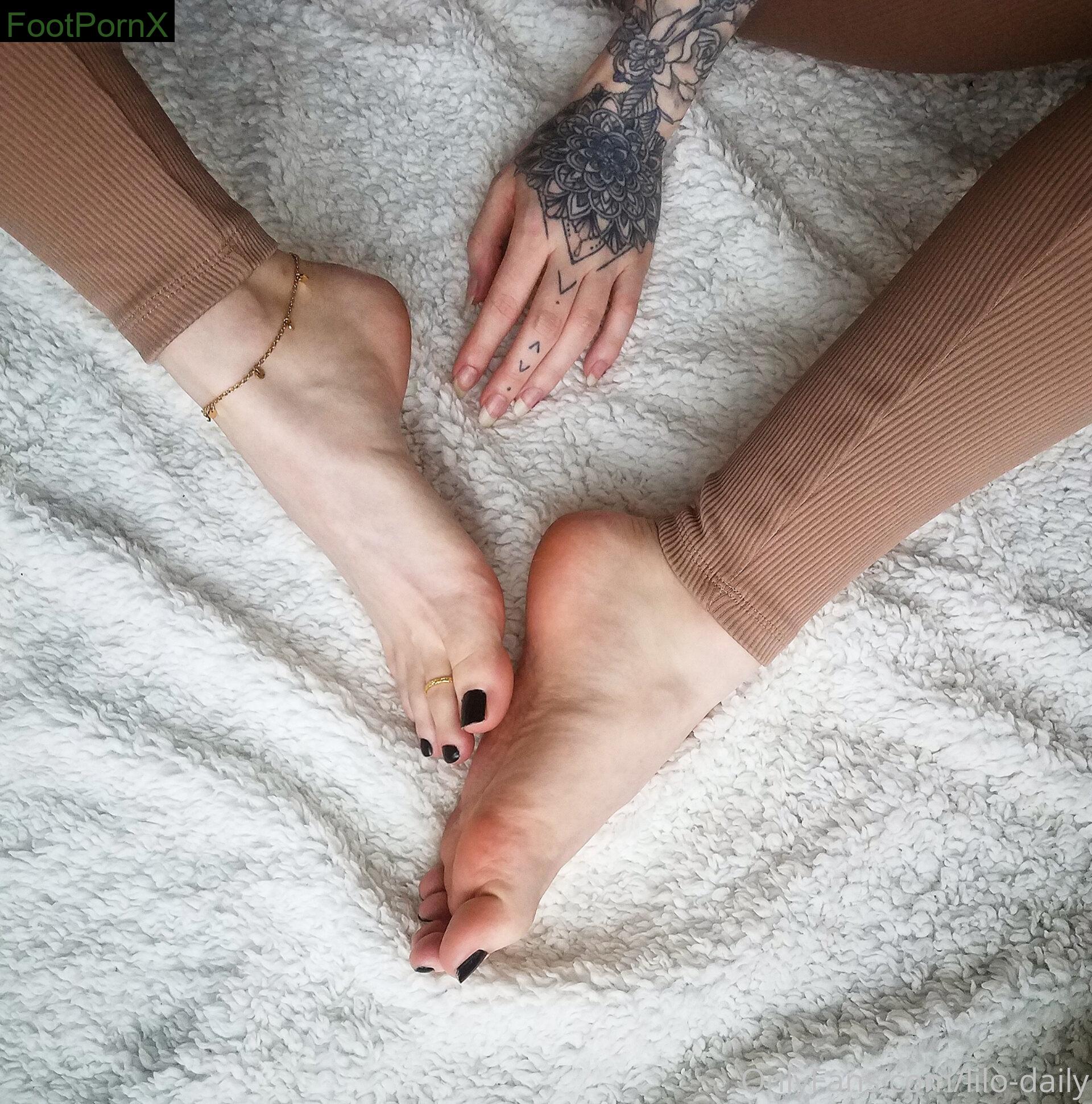 lilo-daily feet