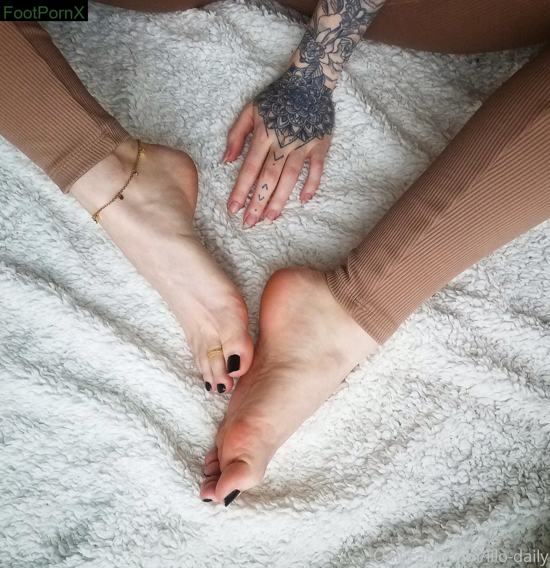 lilo-daily feet