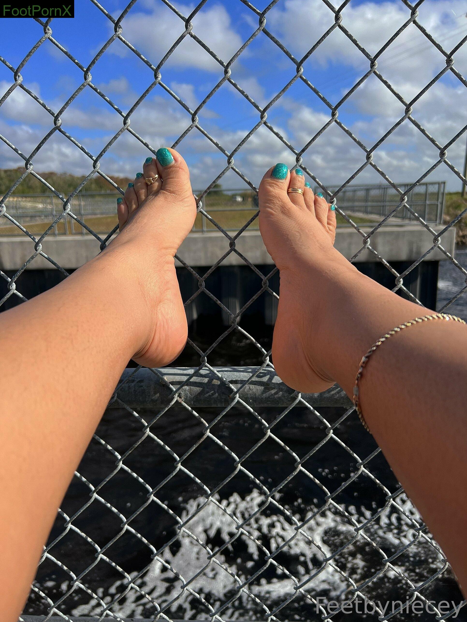 feetbynieceyy feet