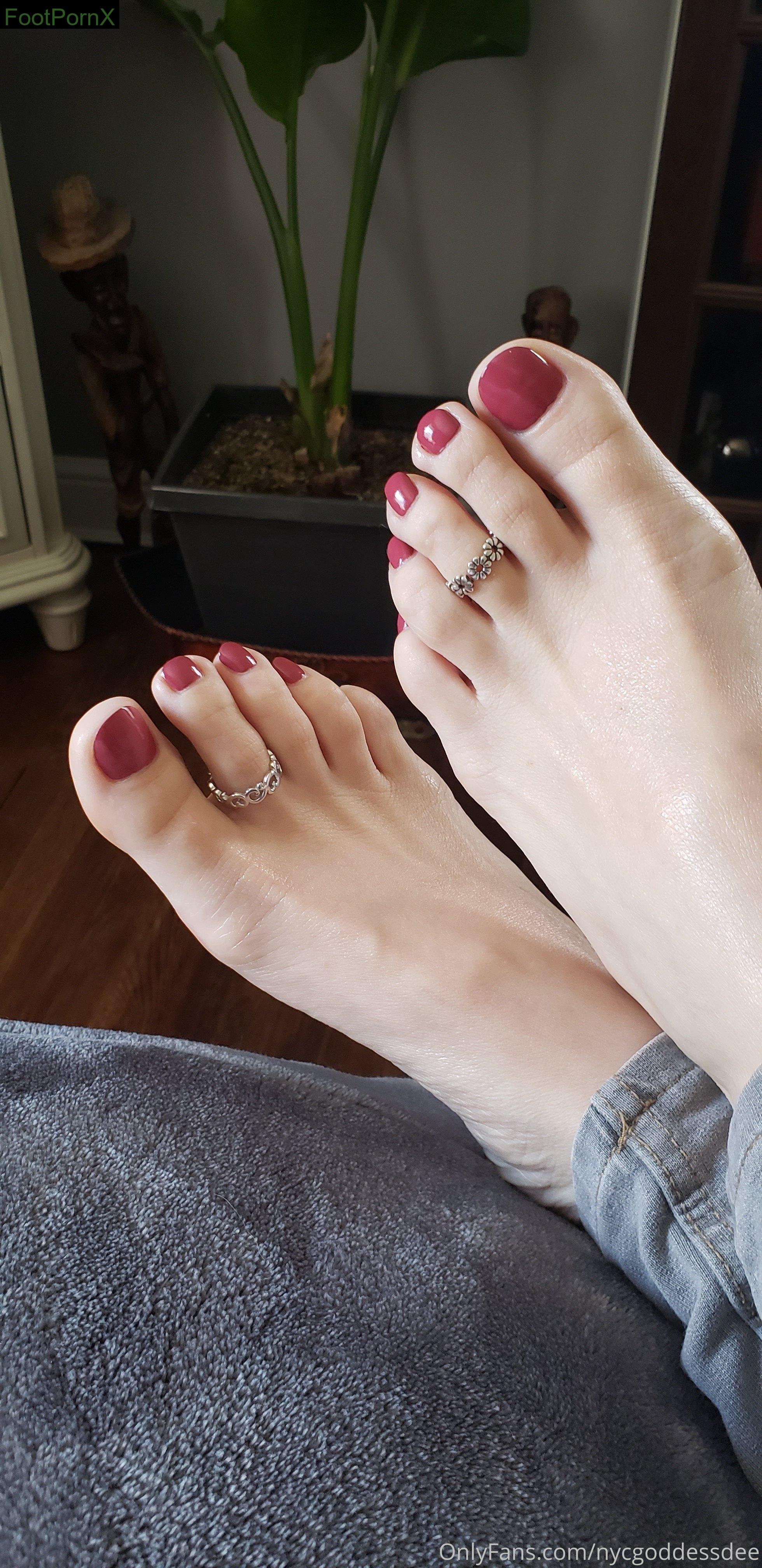 nycgoddessdee feet