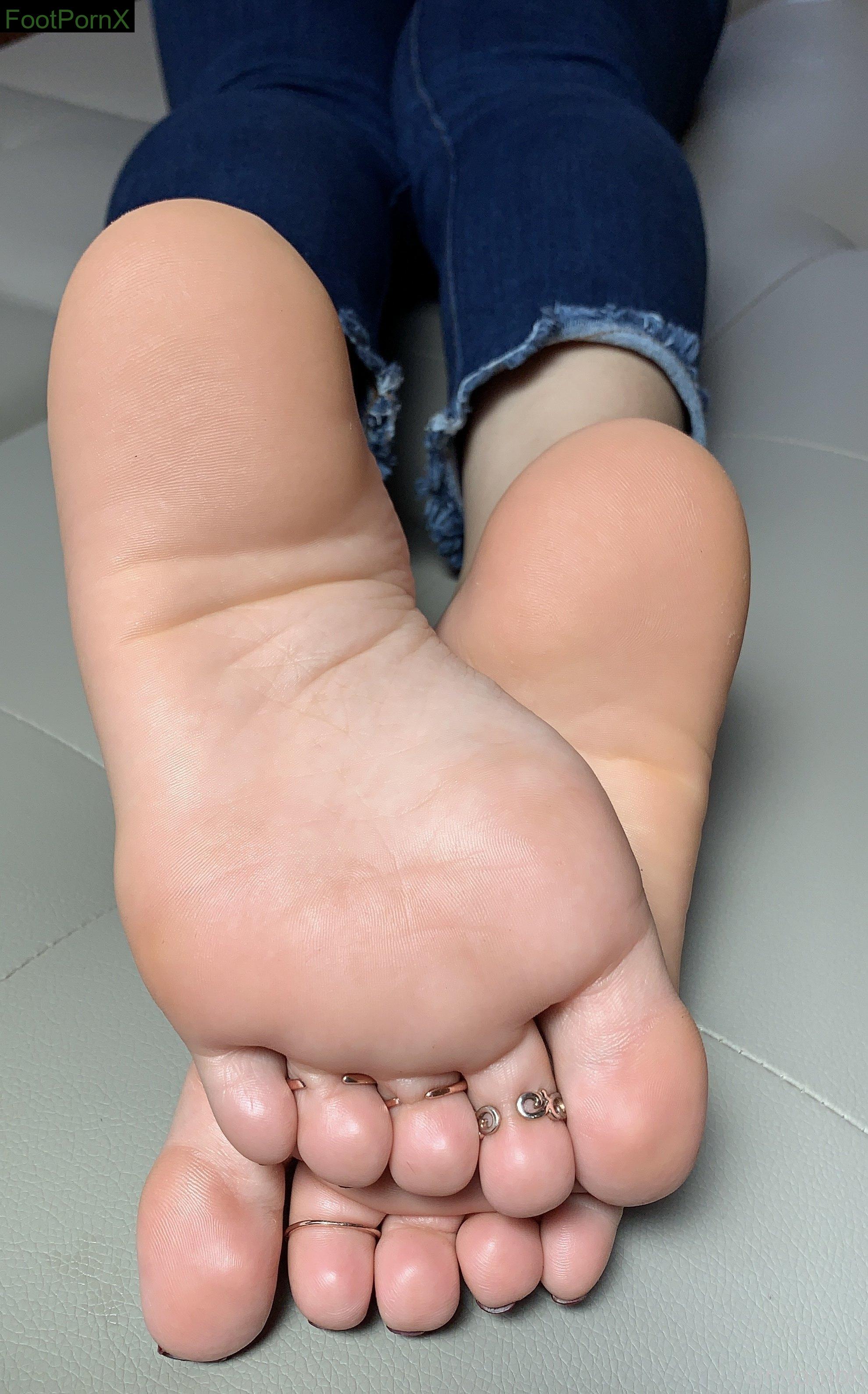 cinnamonfeet2 feet