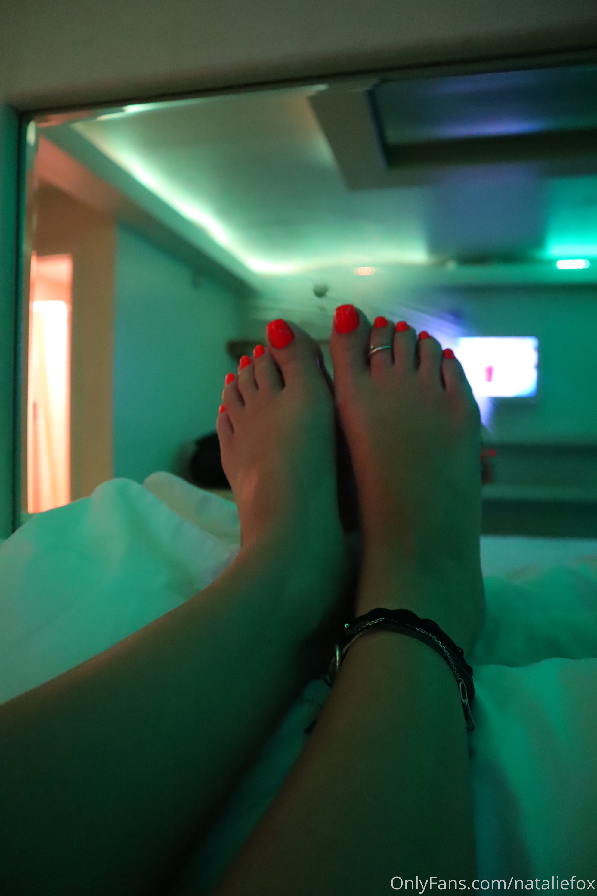 nataliefox feet