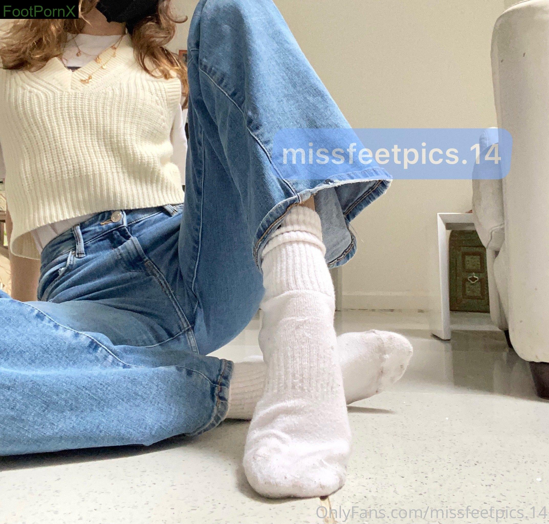 missfeetpics.14 feet