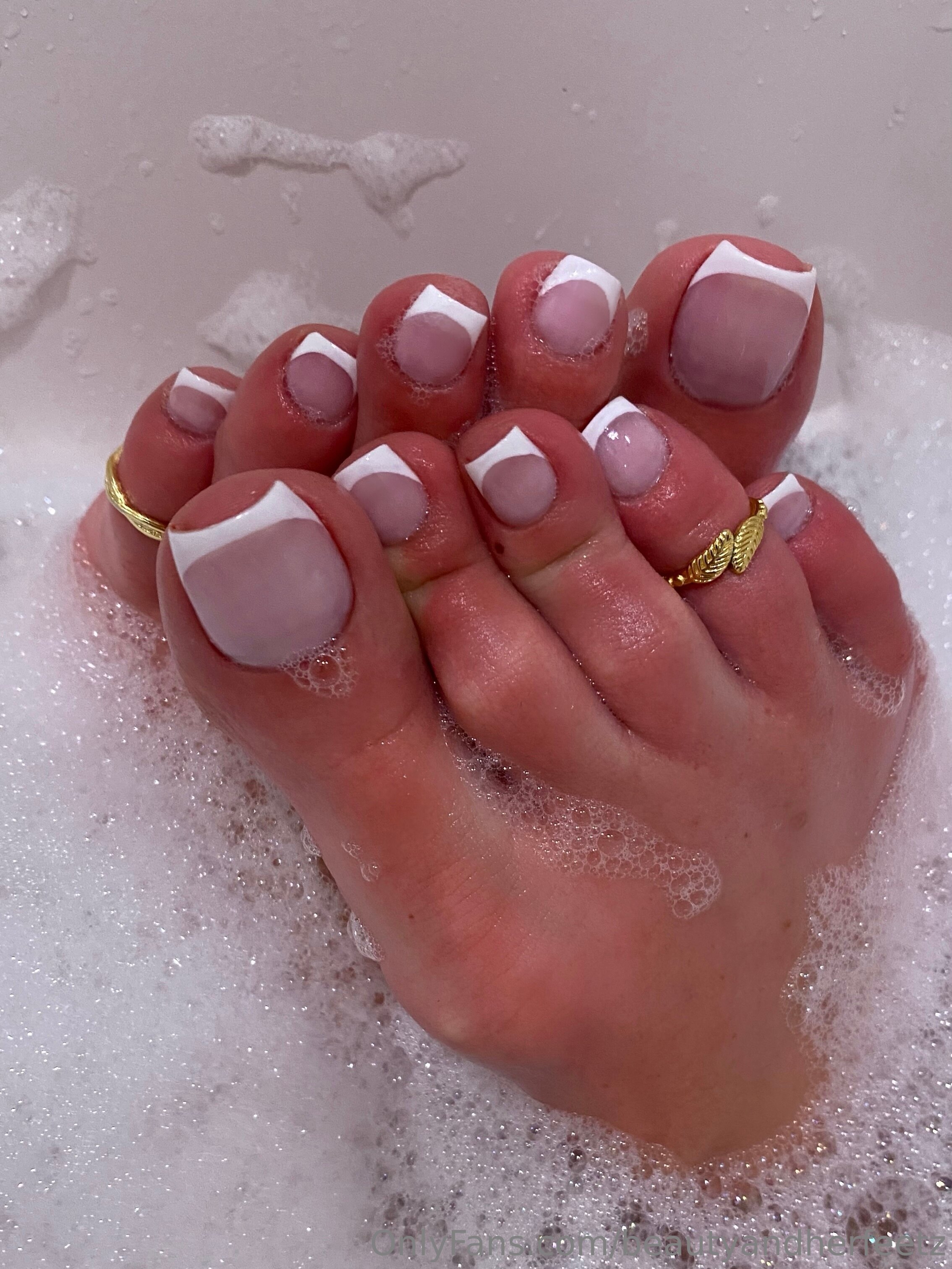 beautyandherfeetz feet