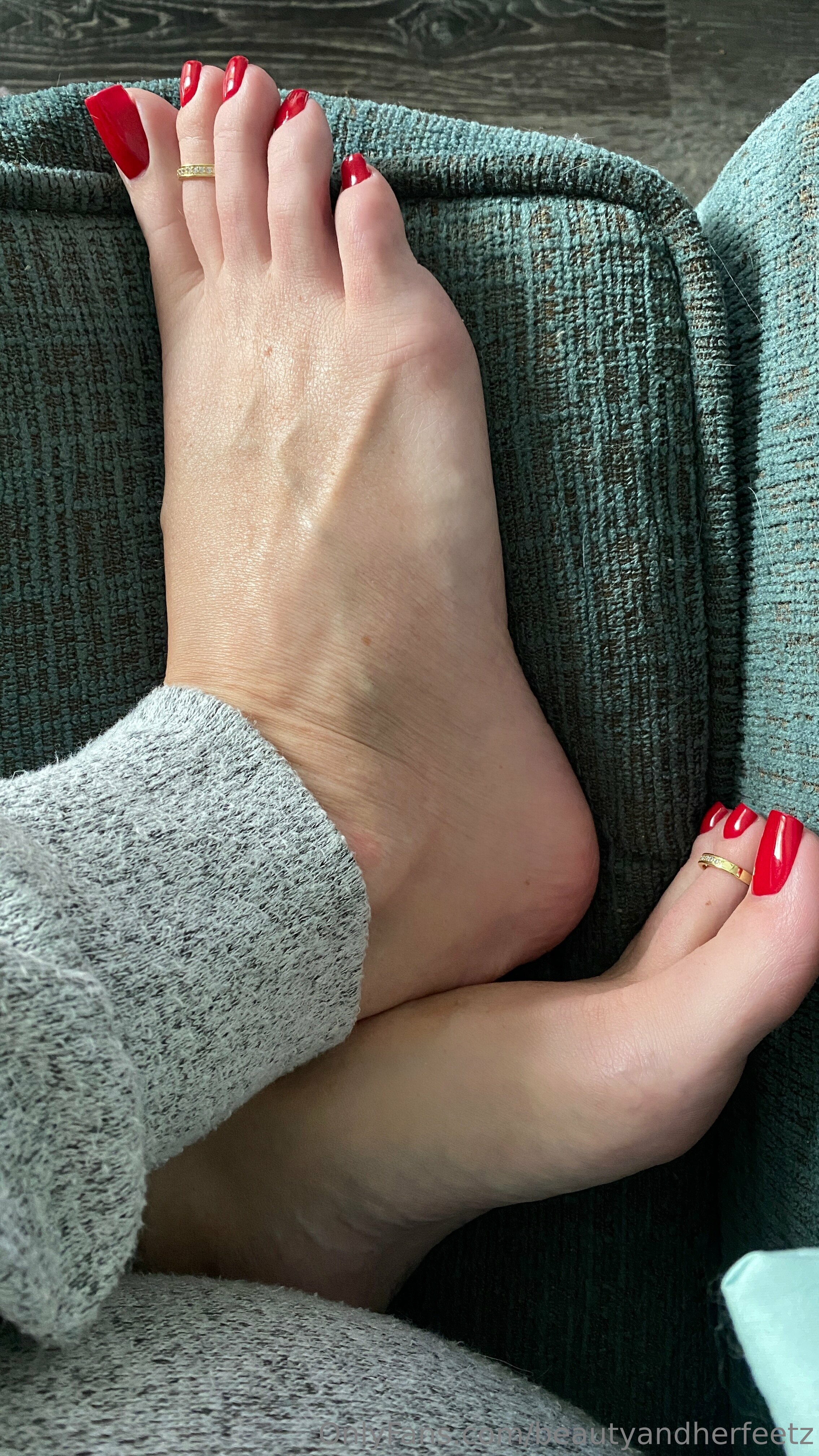 beautyandherfeetz feet