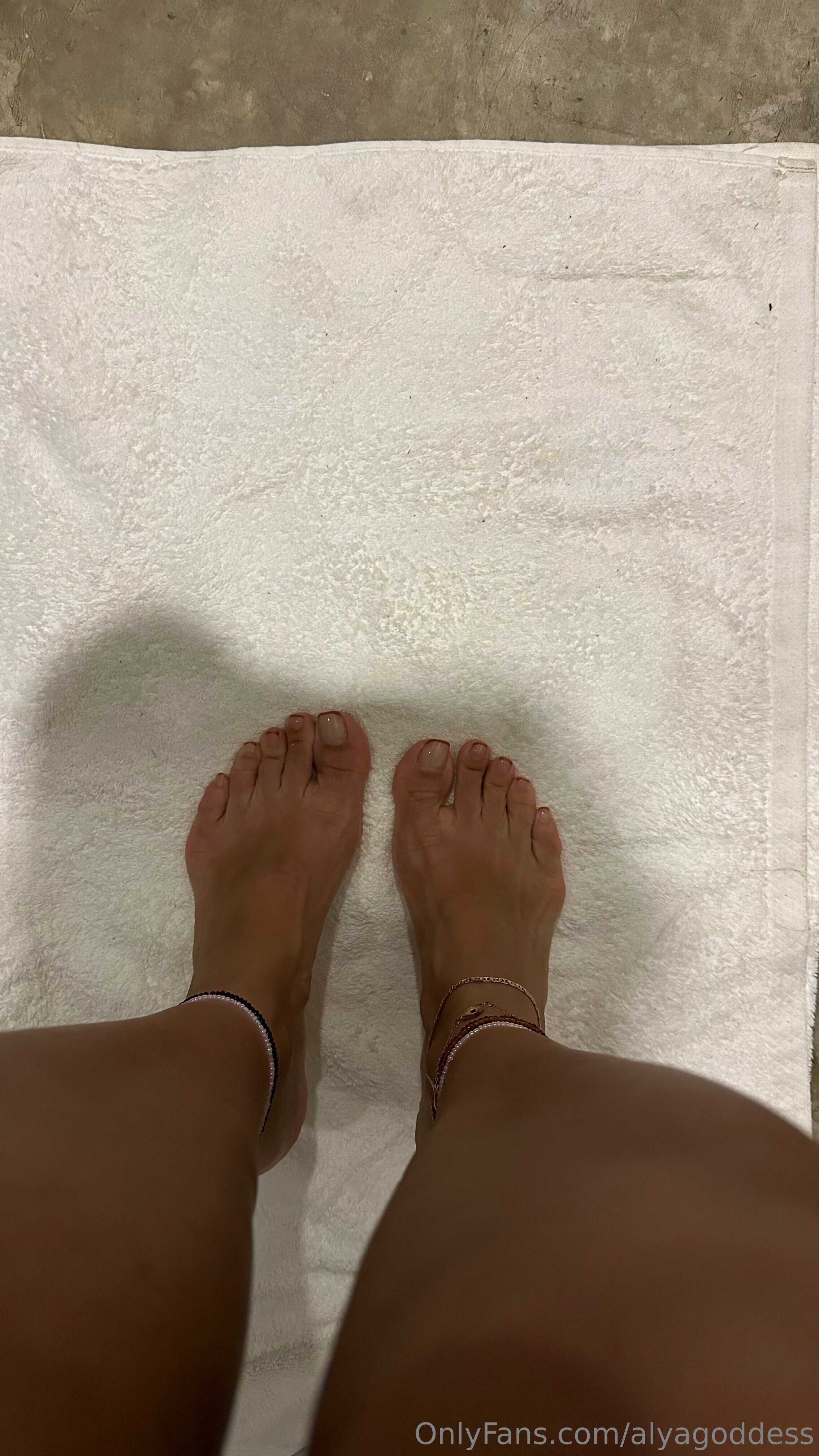 alyagoddess feet