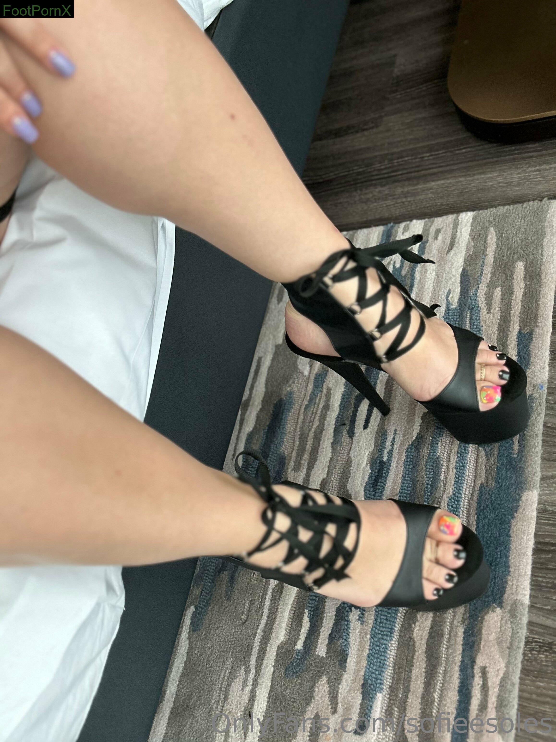 sofieesoles feet