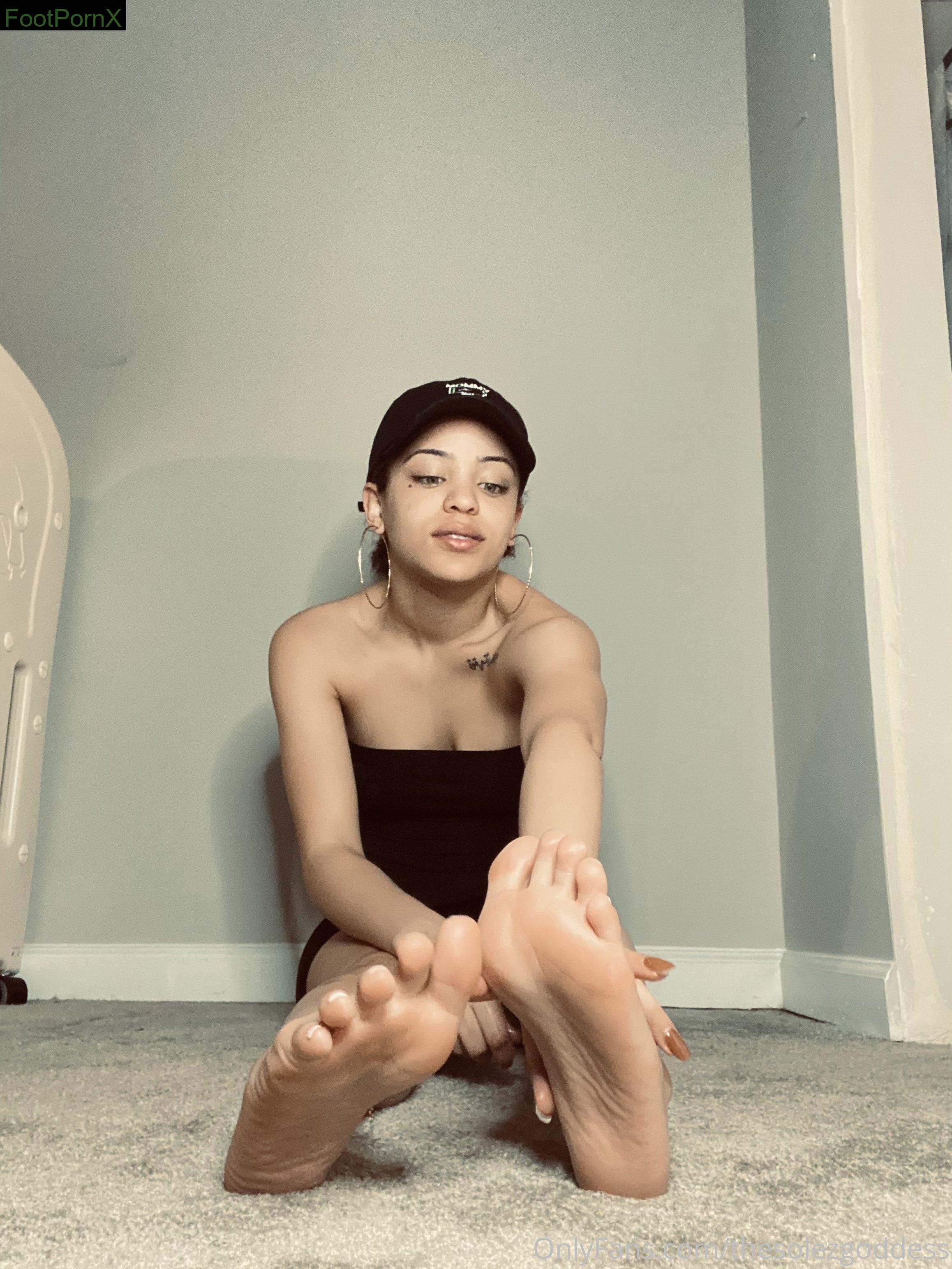 thesolezgoddess feet