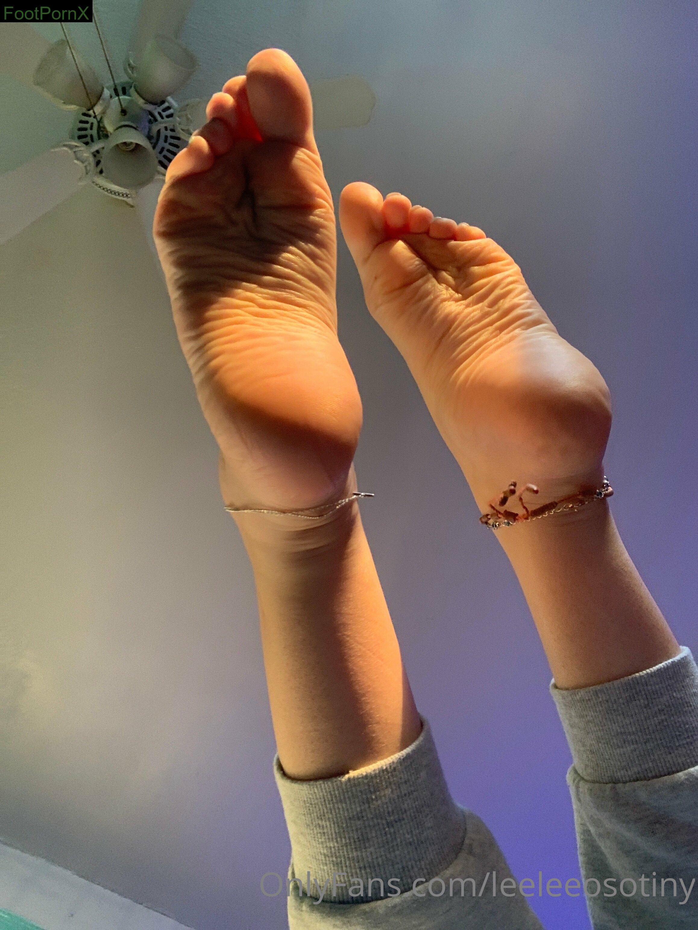 leeleeosotiny feet