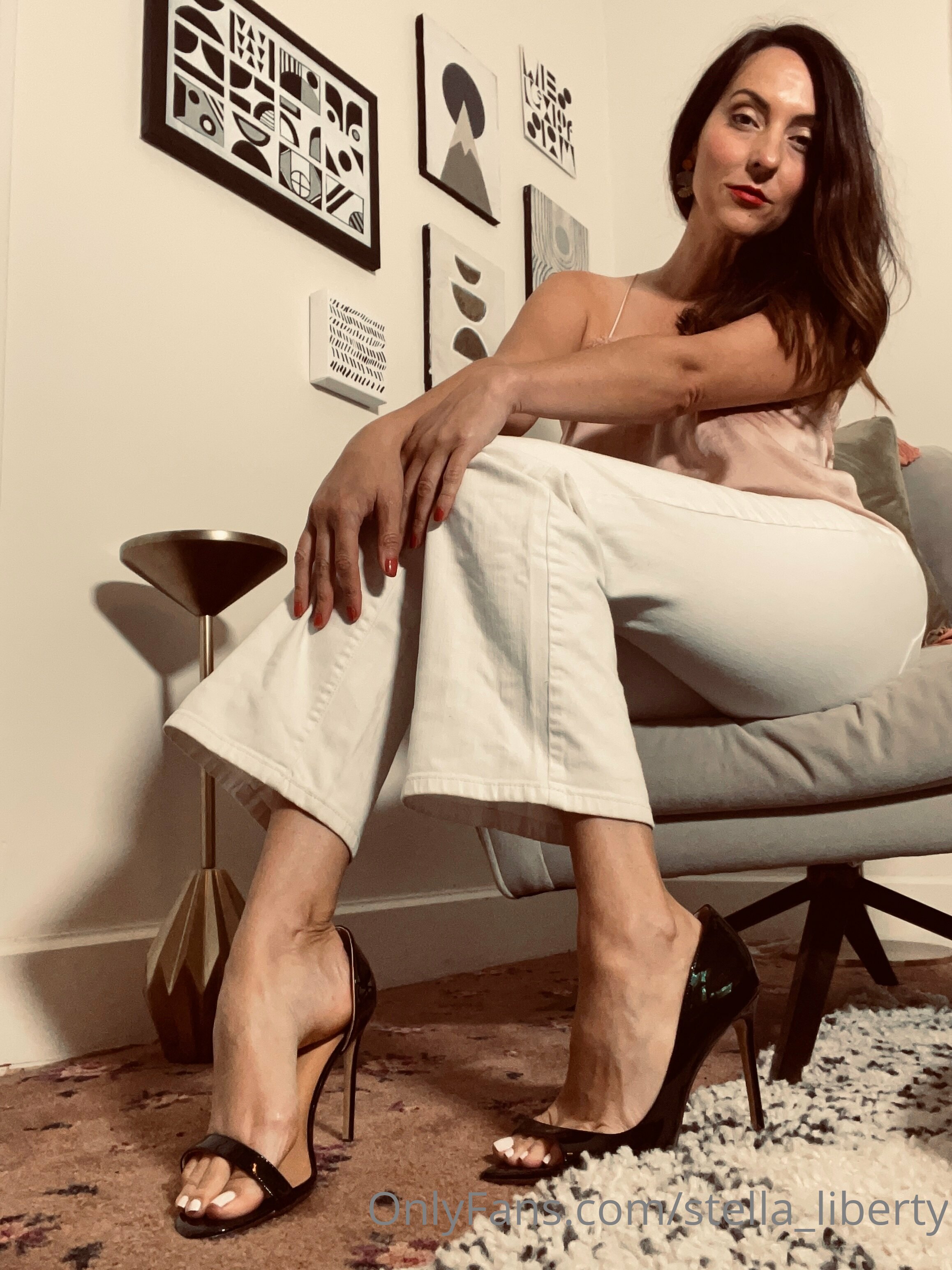 stella_liberty feet