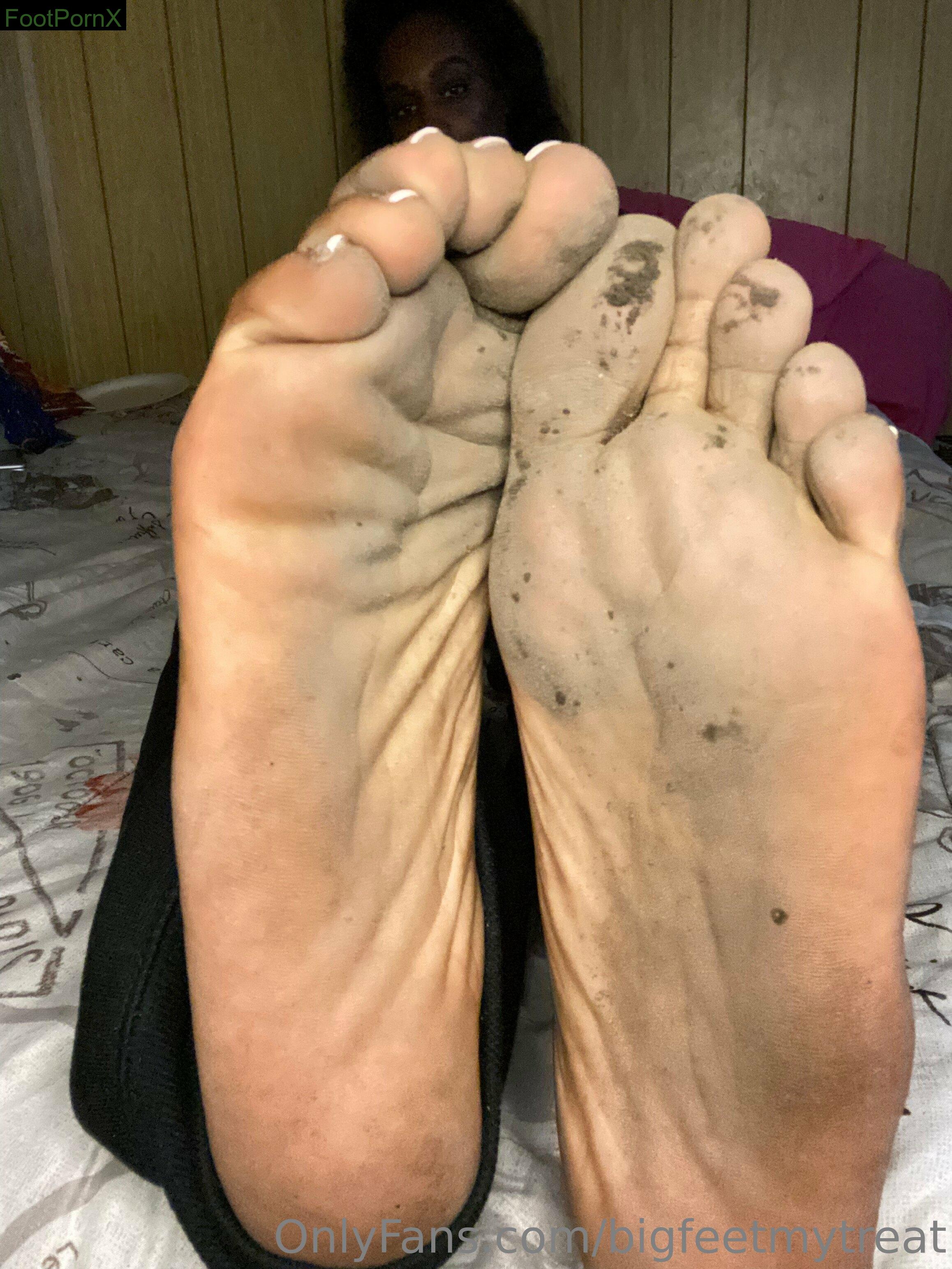 bigfeetmytreat feet