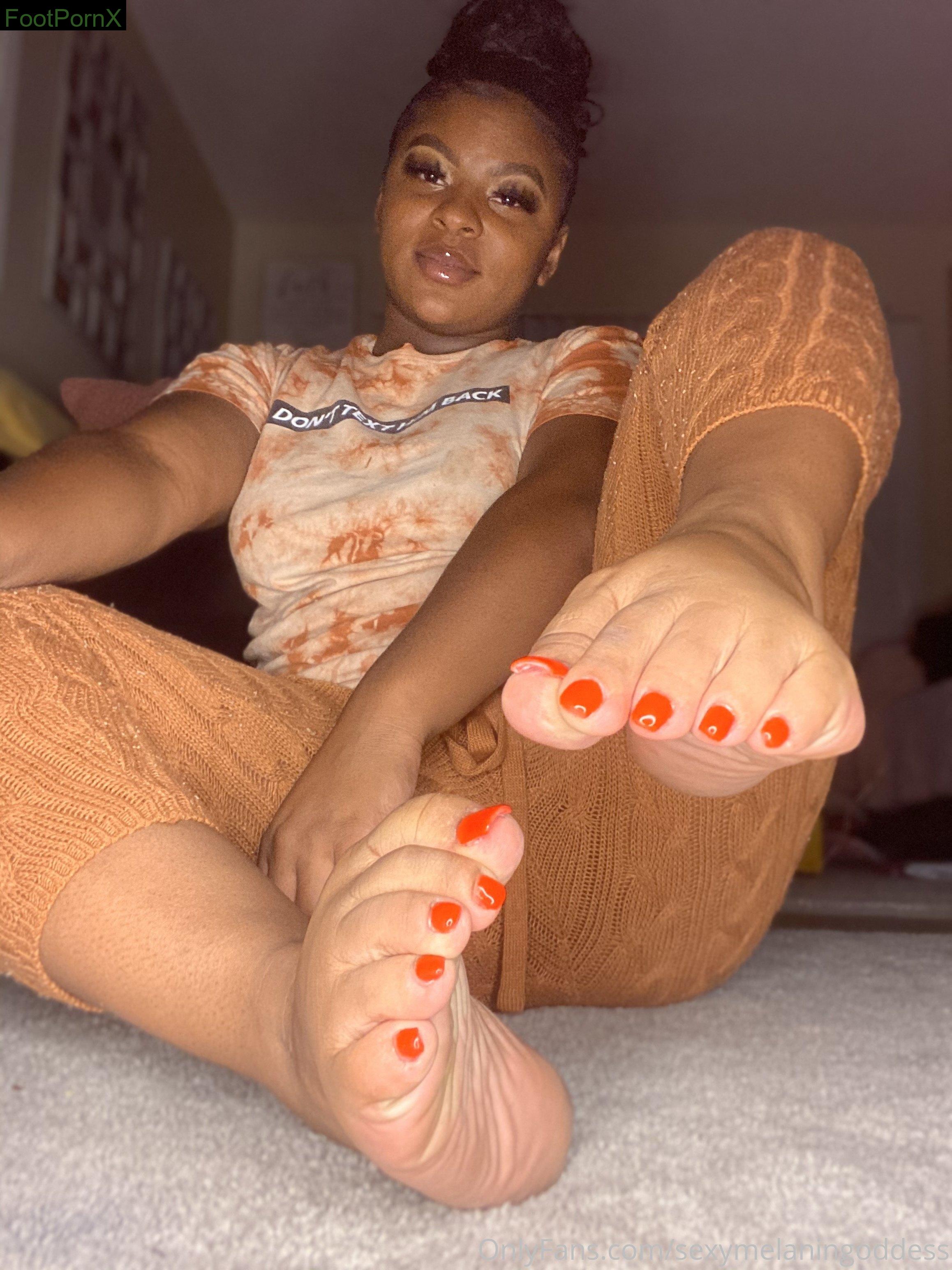 sexymelaningoddess feet