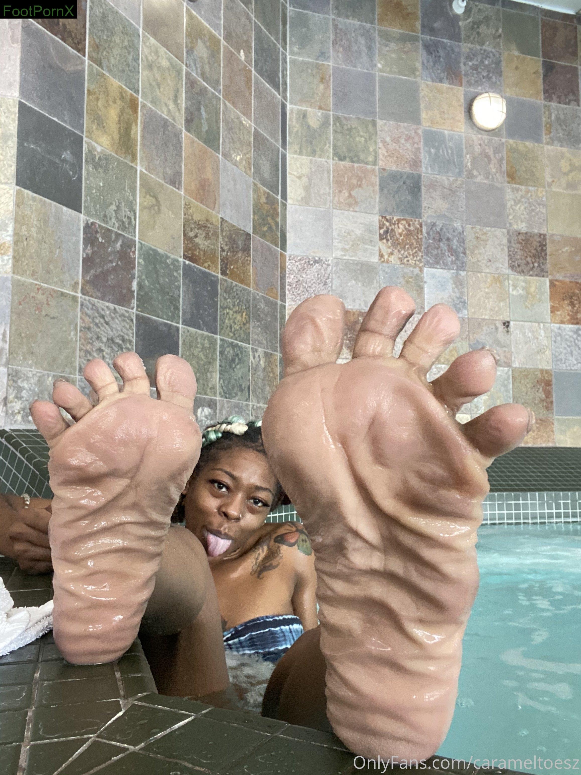 carameltoesz feet