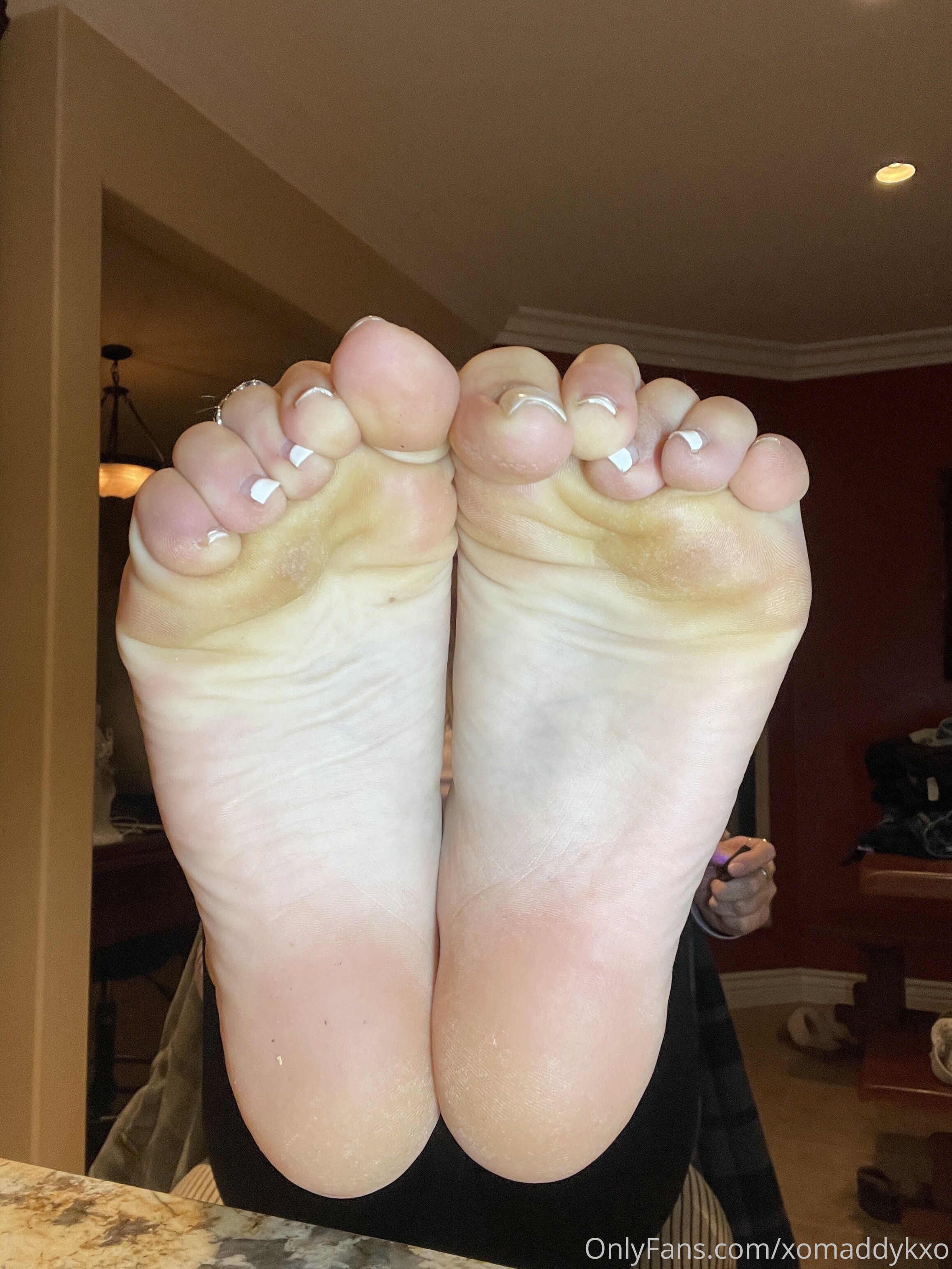 xomaddykxo feet