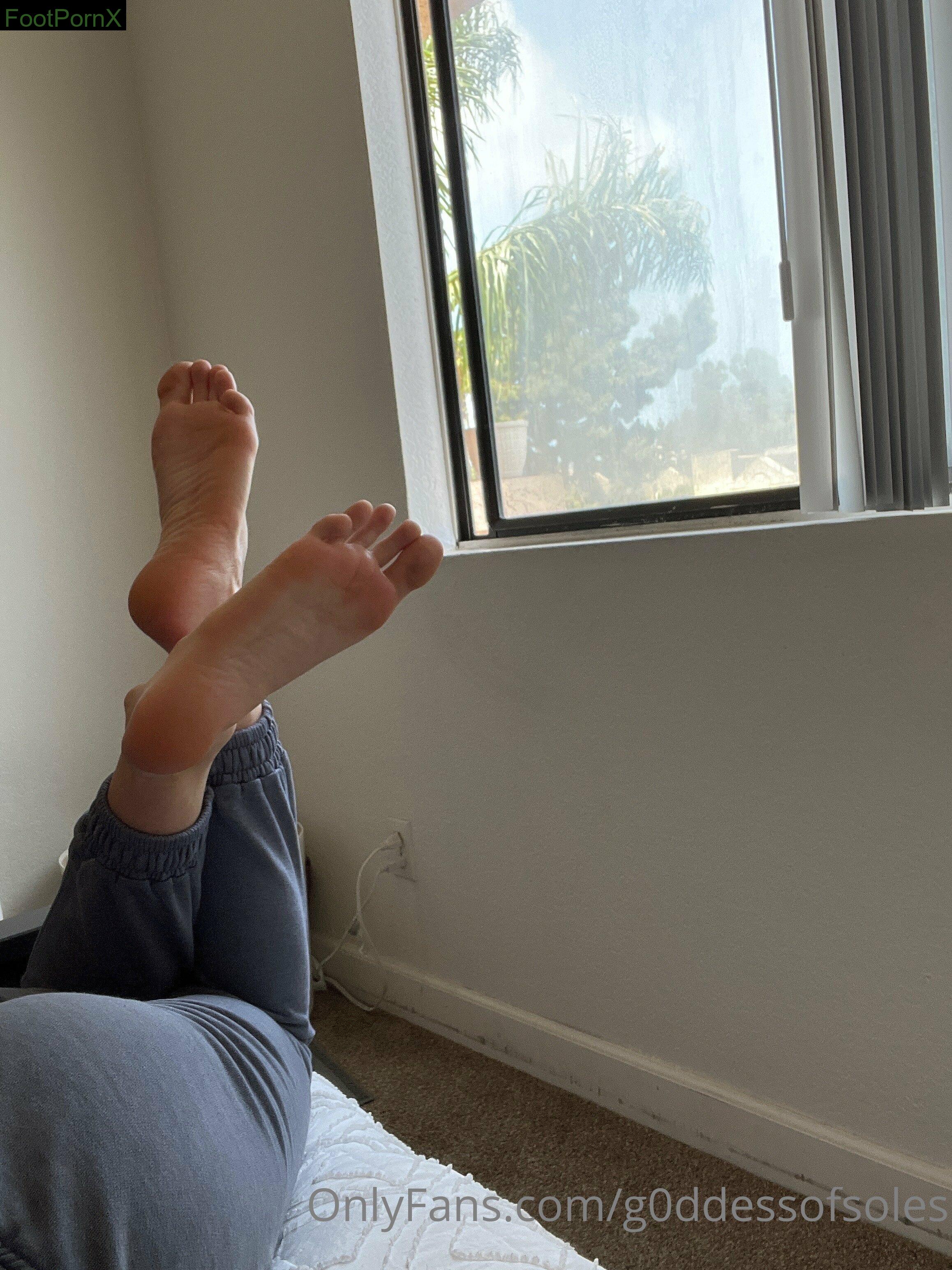 g0ddessofsoles feet