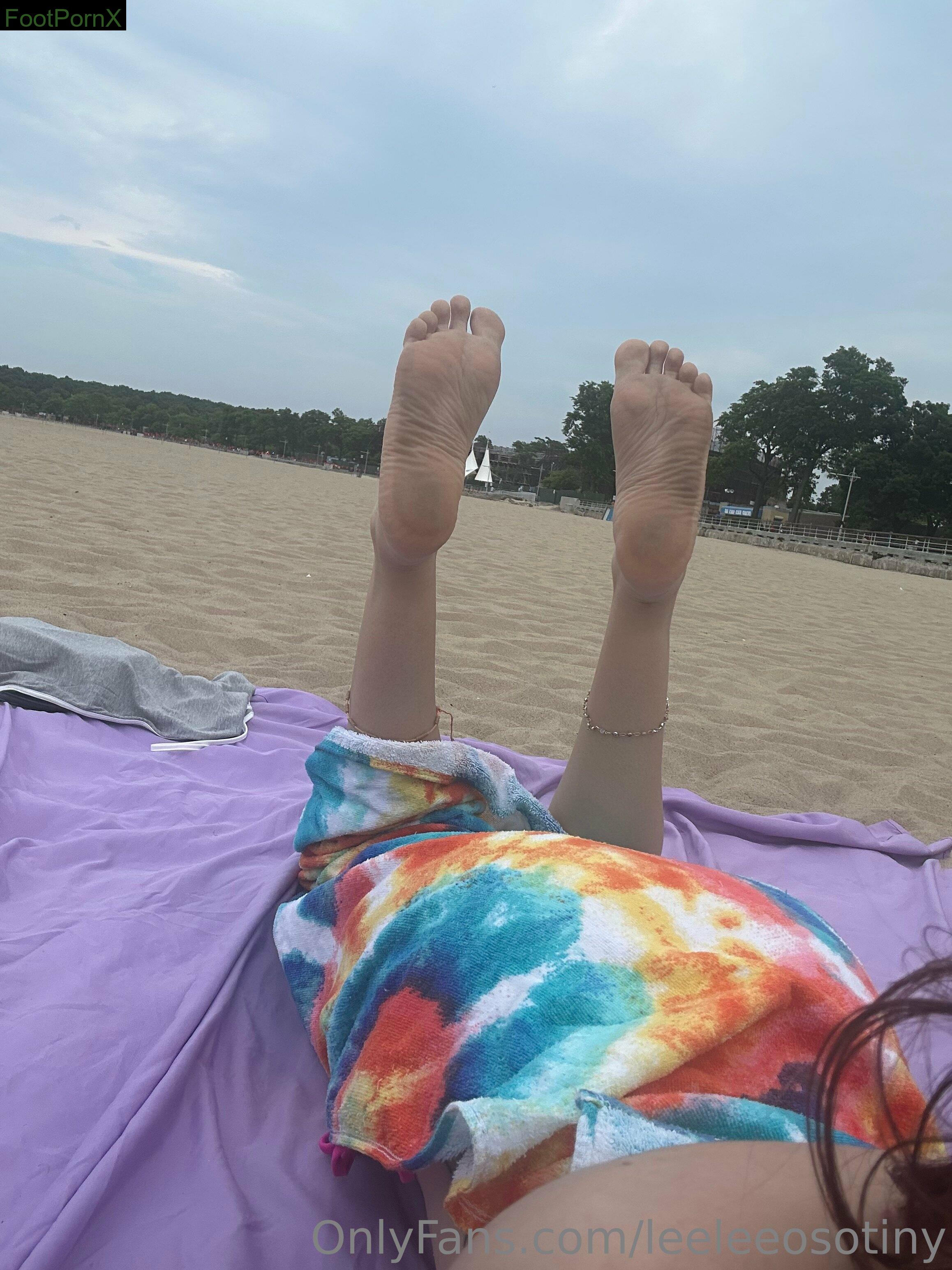 leeleeosotiny feet
