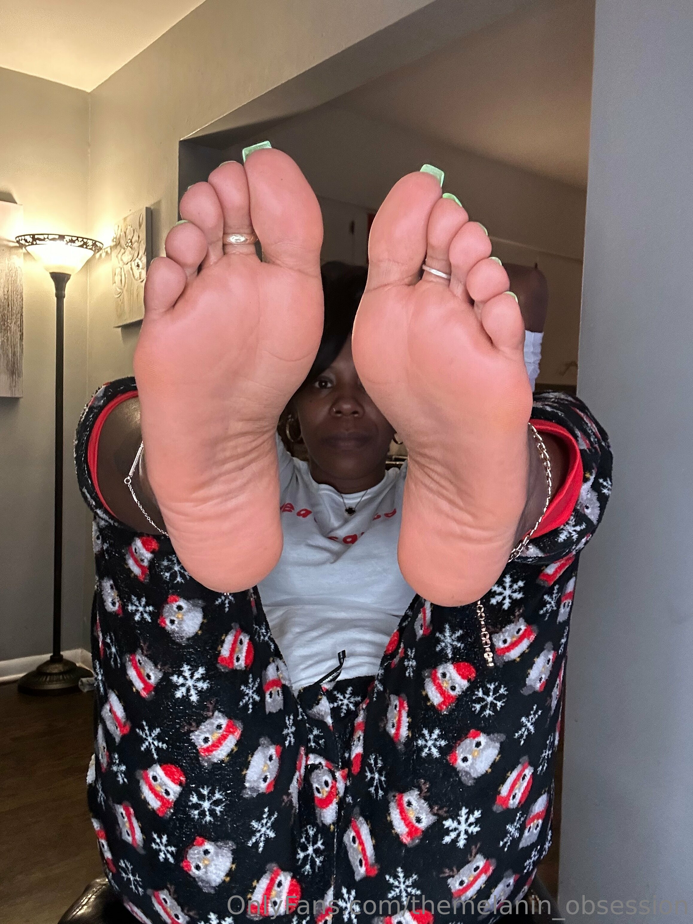 themelanin_obsession feet