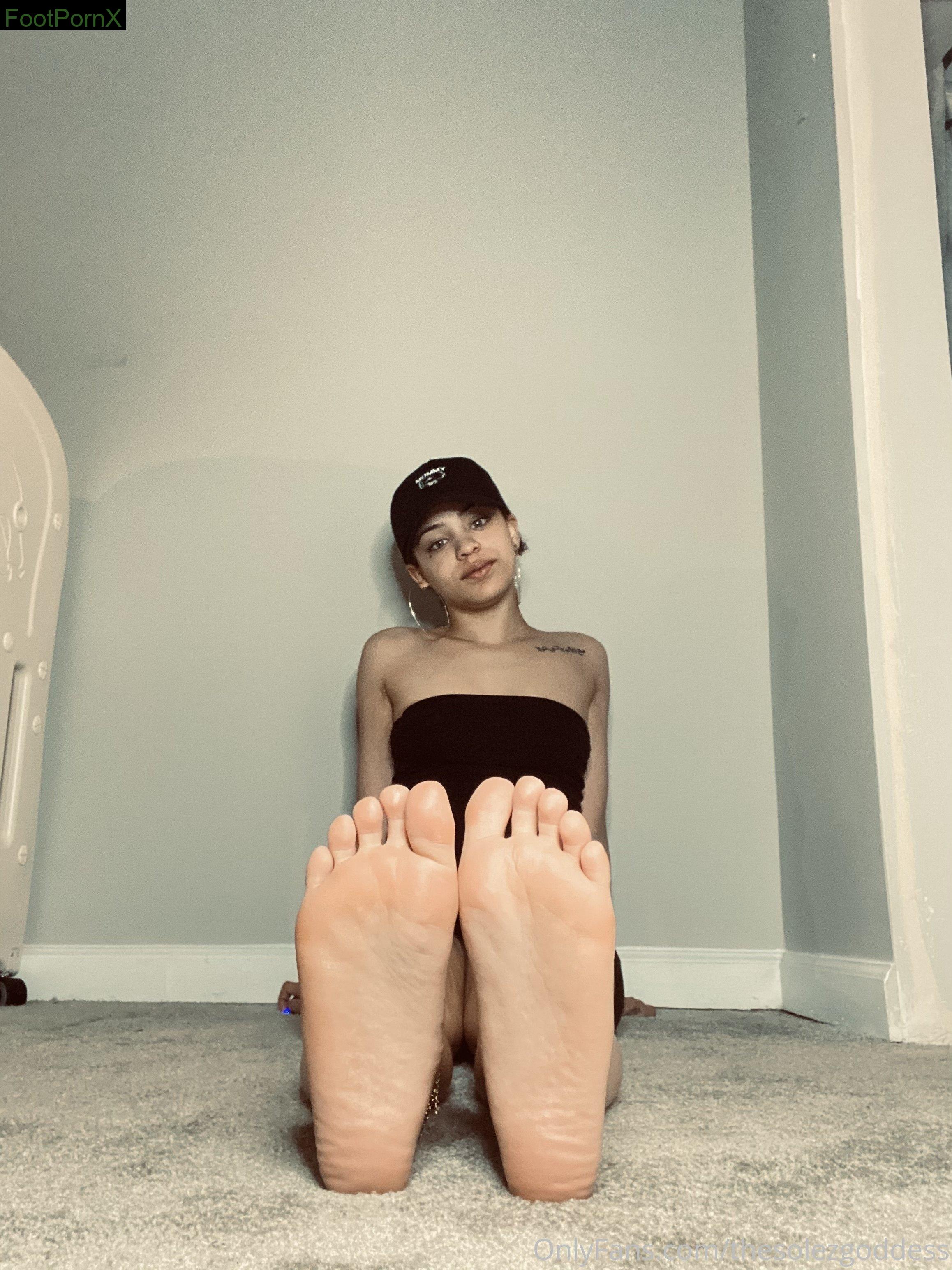 thesolezgoddess feet