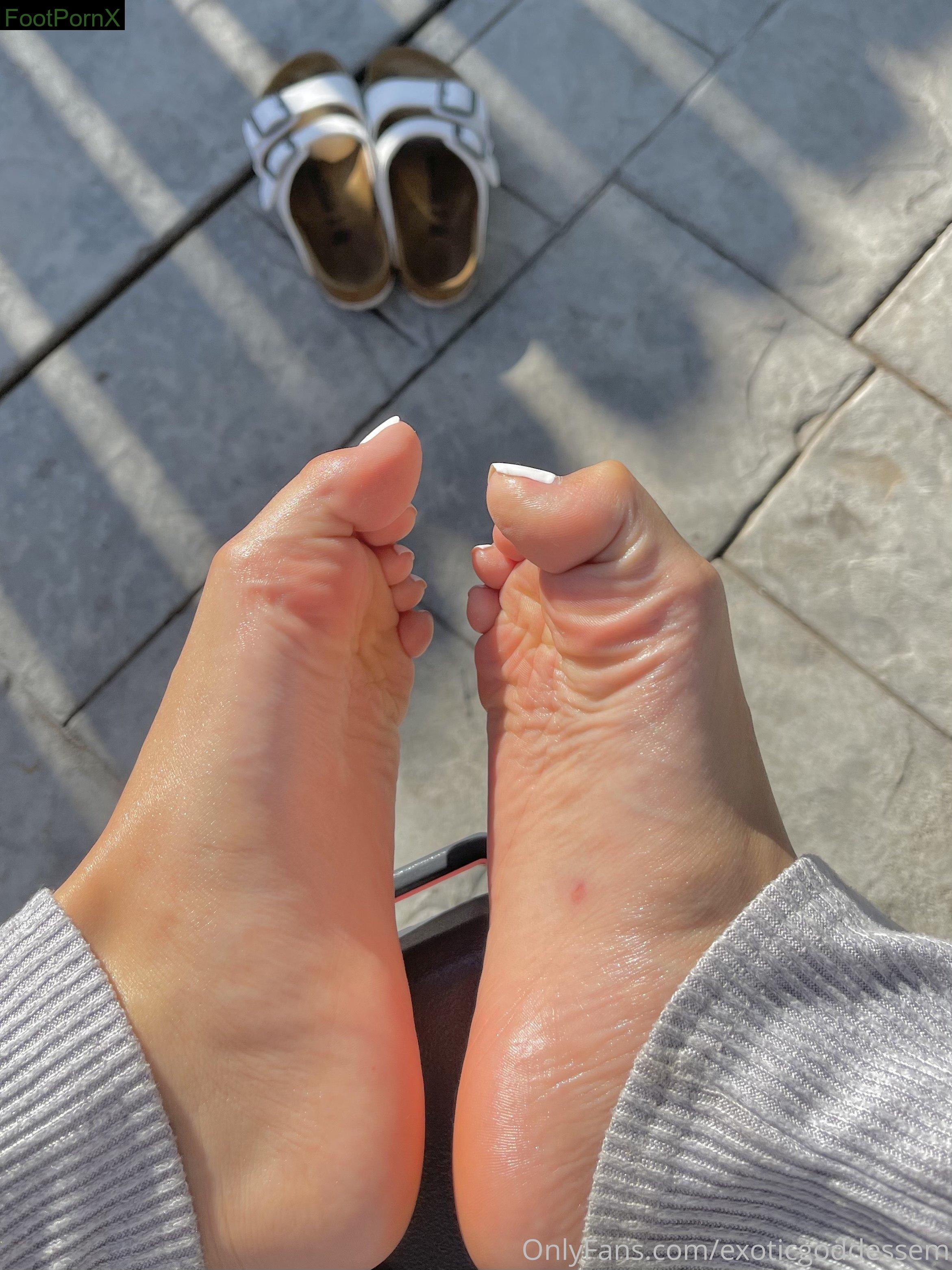 exoticgoddessem feet