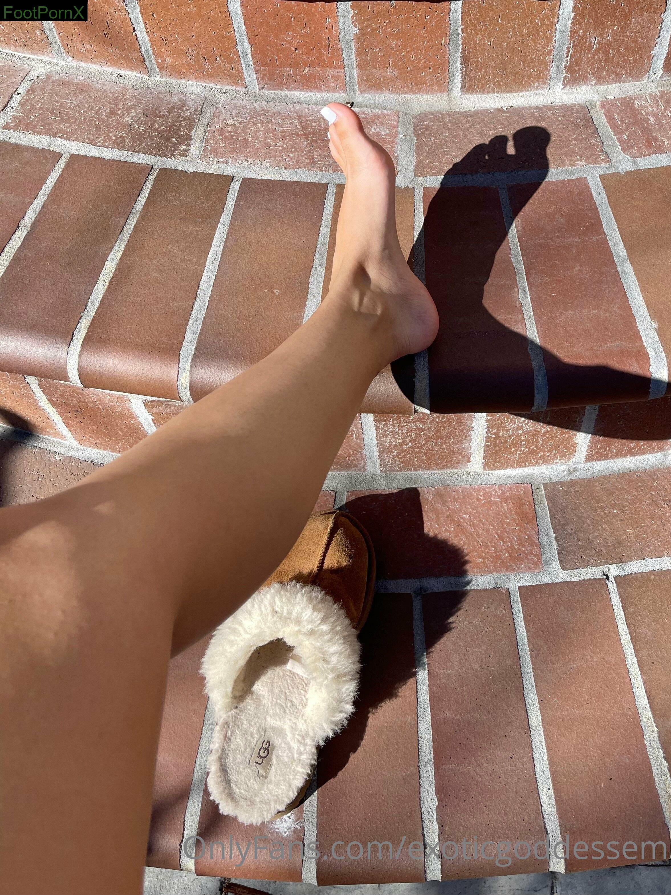 exoticgoddessem feet