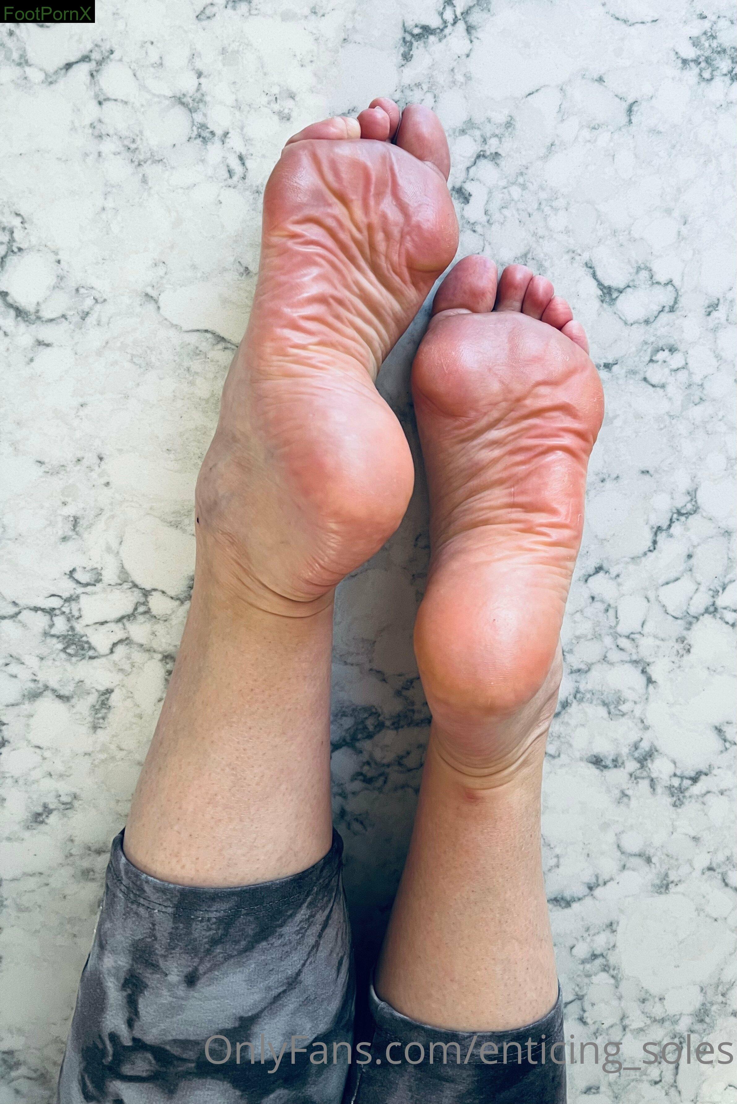 enticing_soles feet