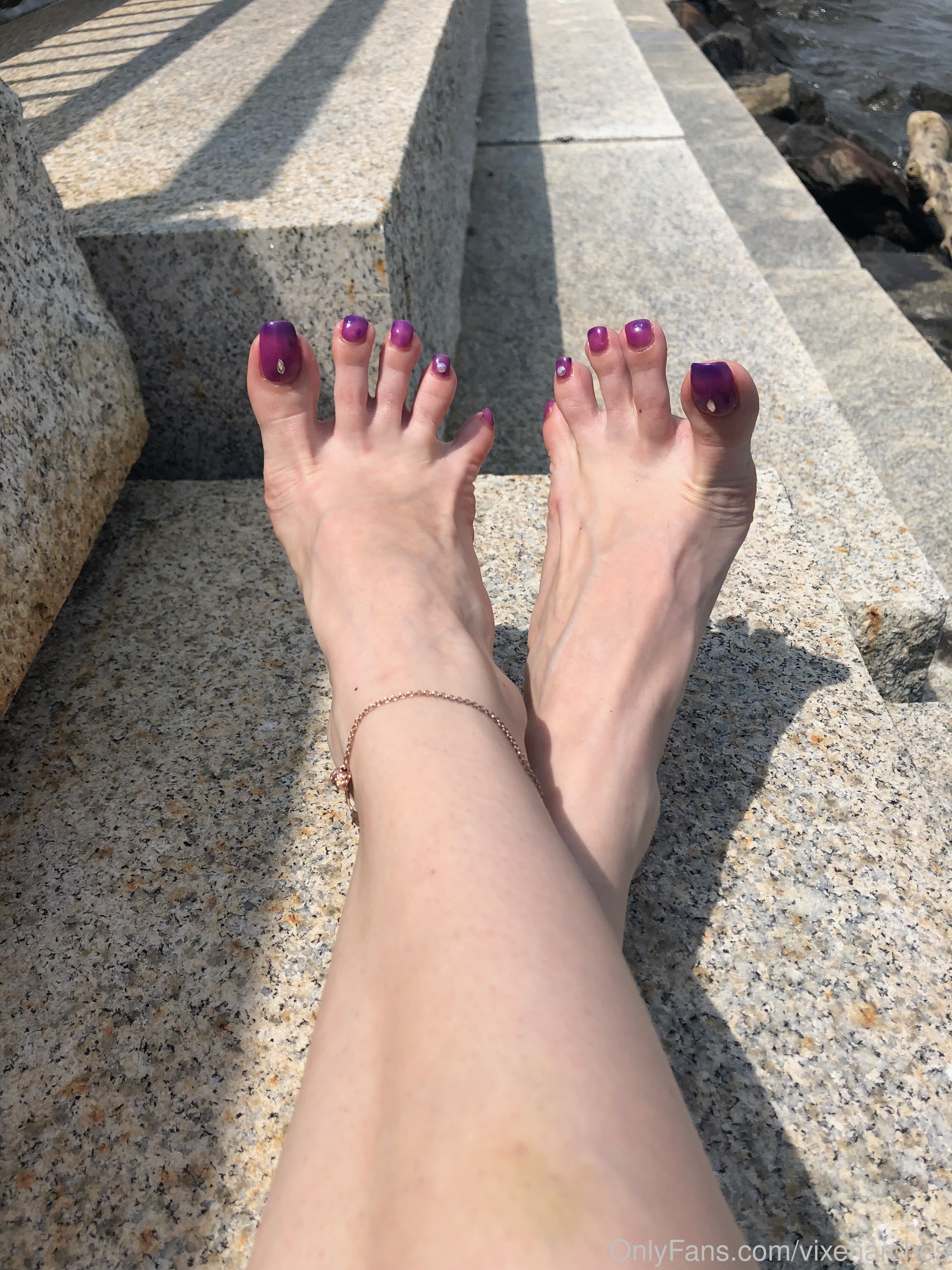 vixenarches feet