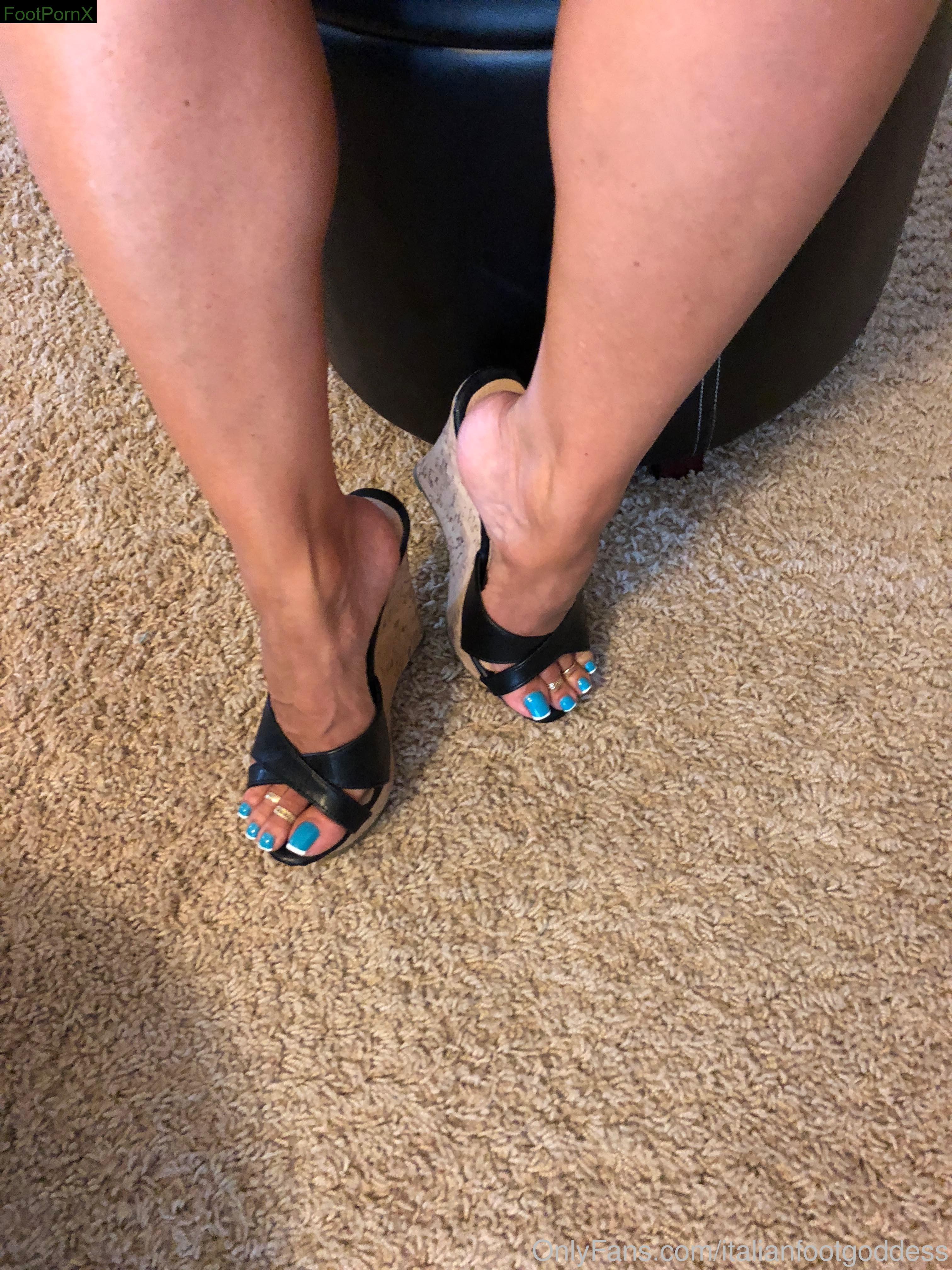 italianfootgoddess feet