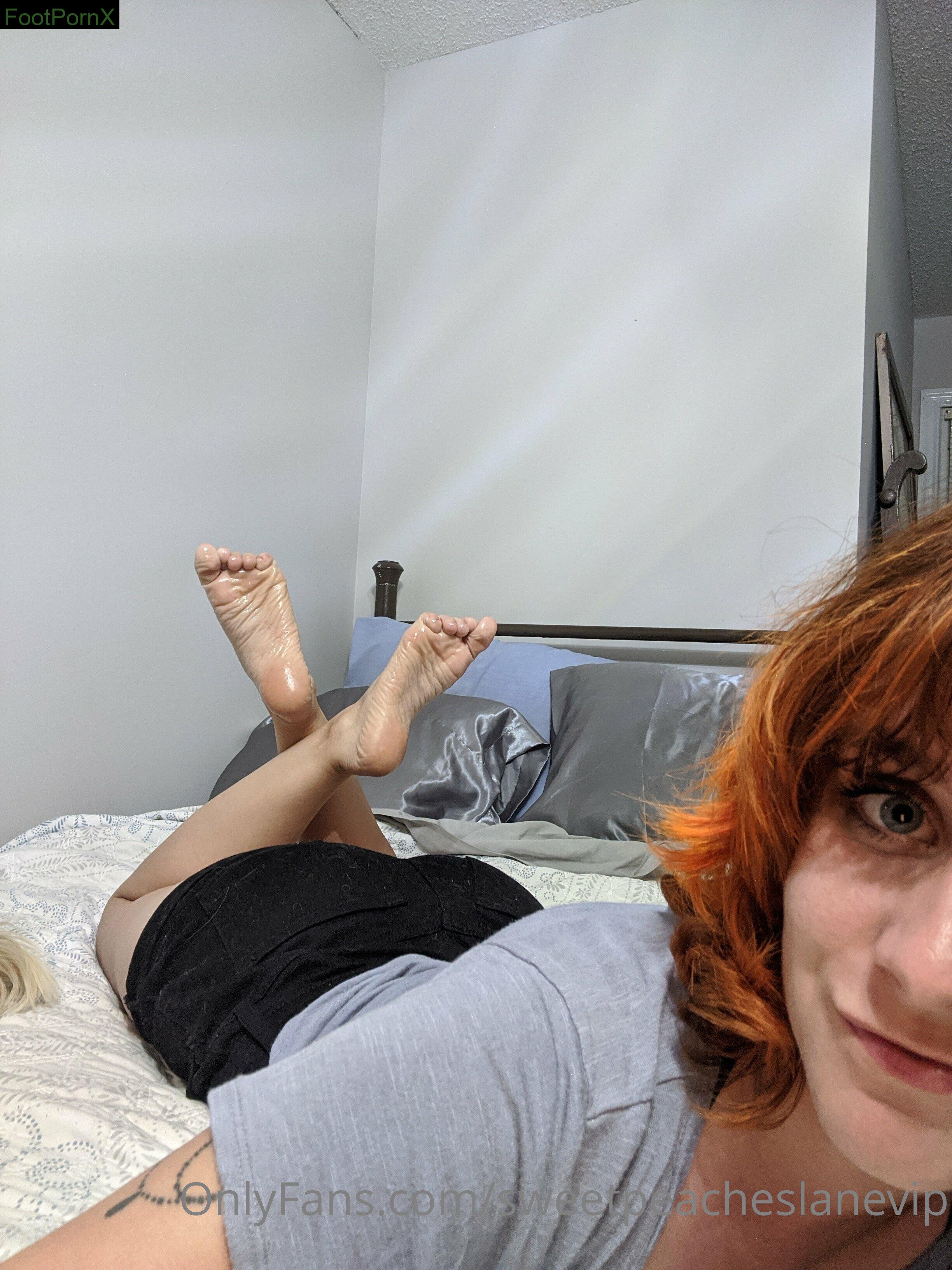 sweetpeacheslanevip feet